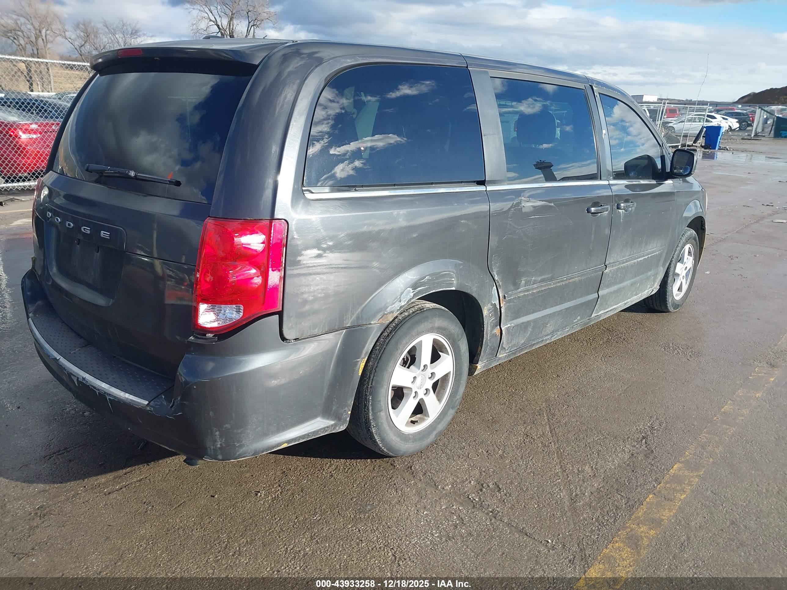 DODGE GRAND image 4