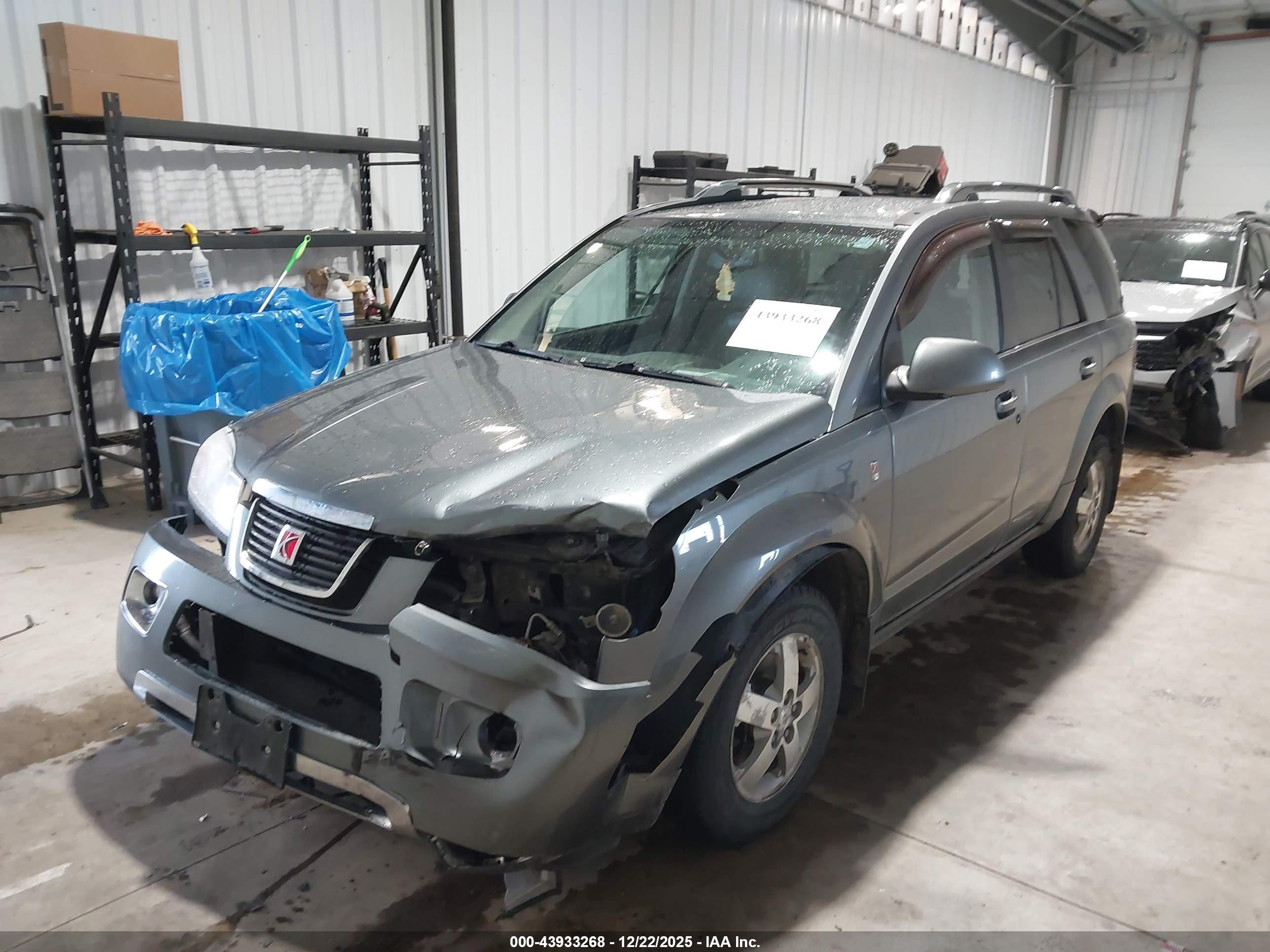 SATURN VUE image 2