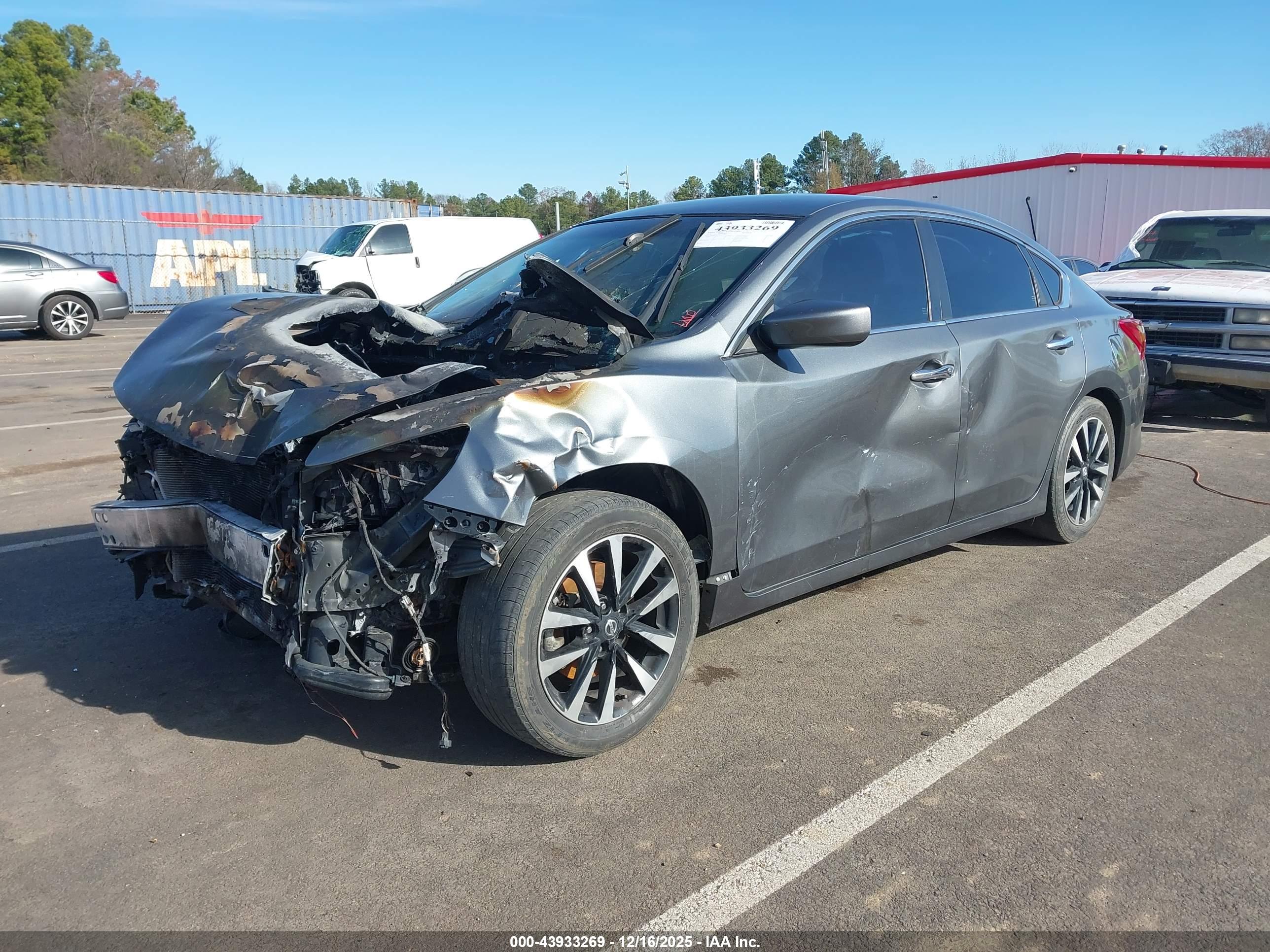 NISSAN ALTIMA image 2