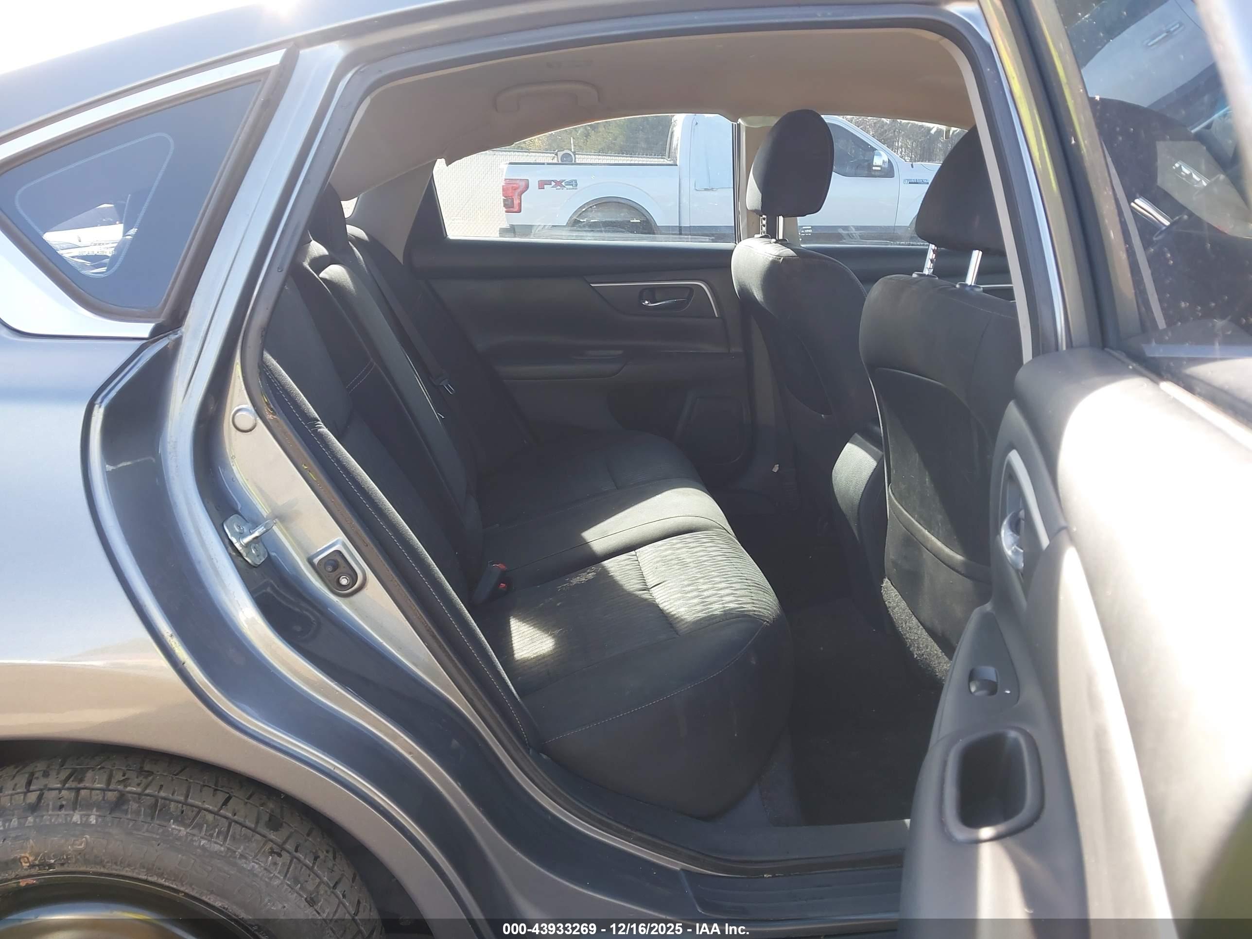 NISSAN ALTIMA image 8
