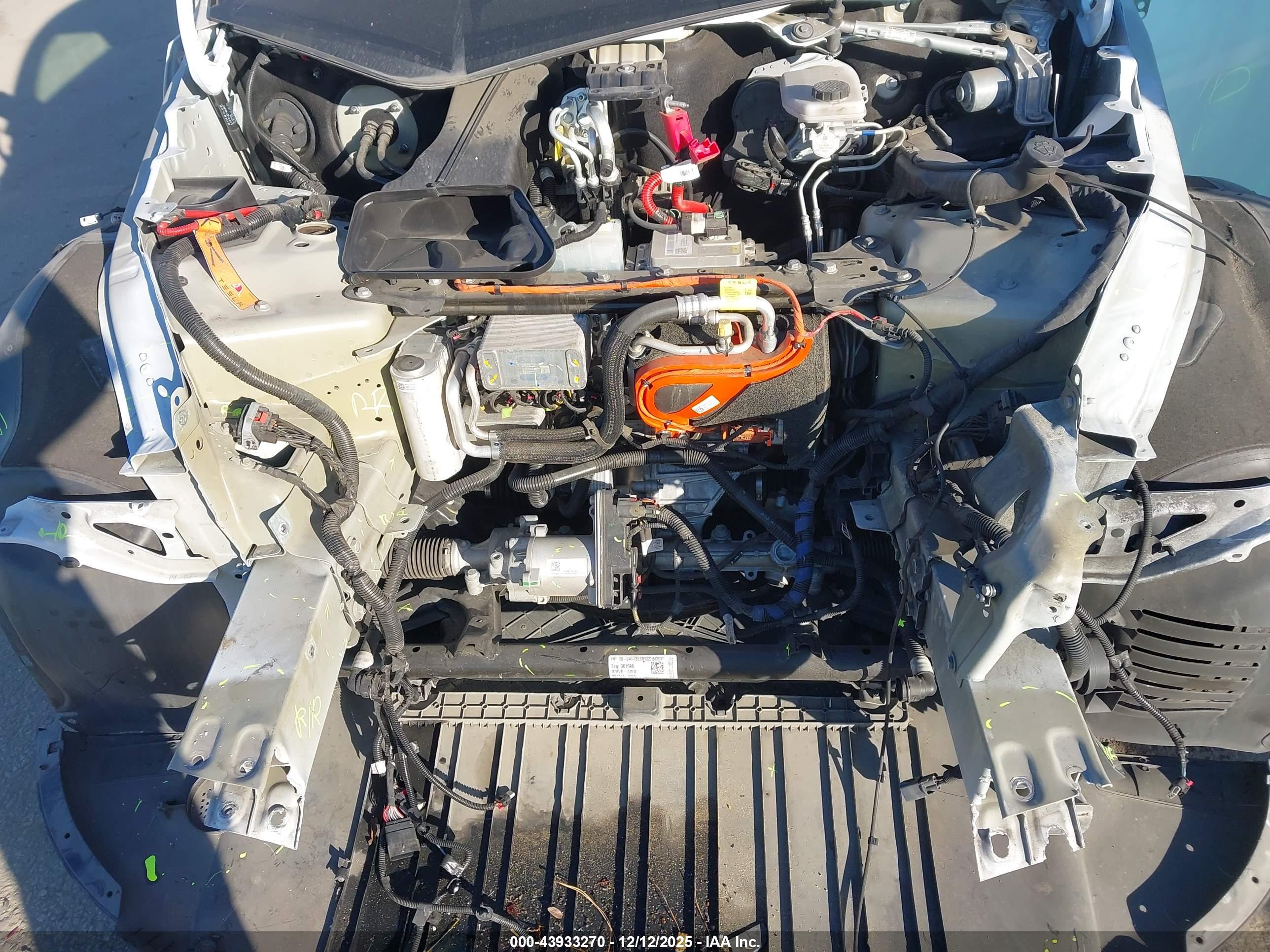 TESLA MODEL image 10