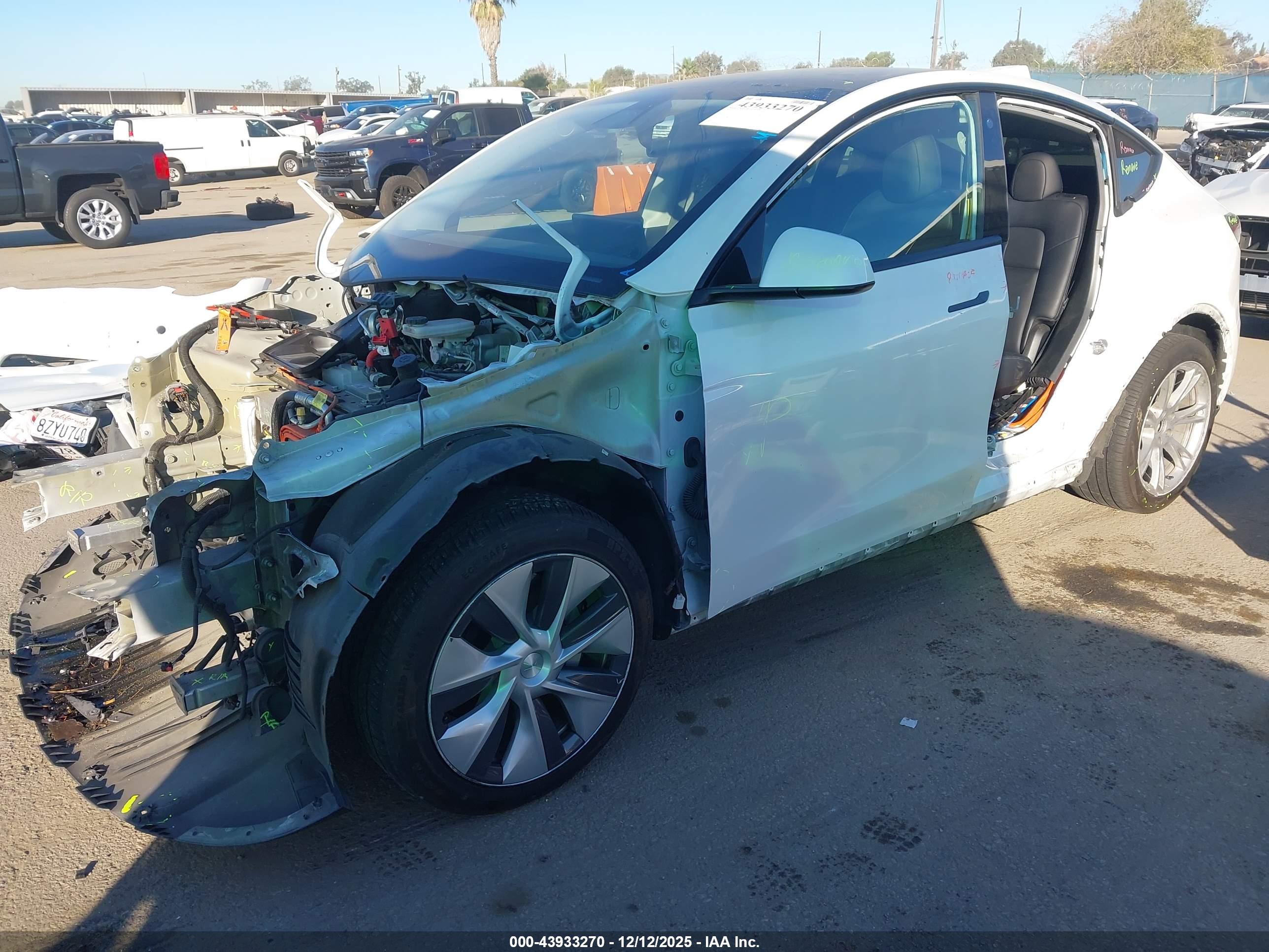 TESLA MODEL image 2