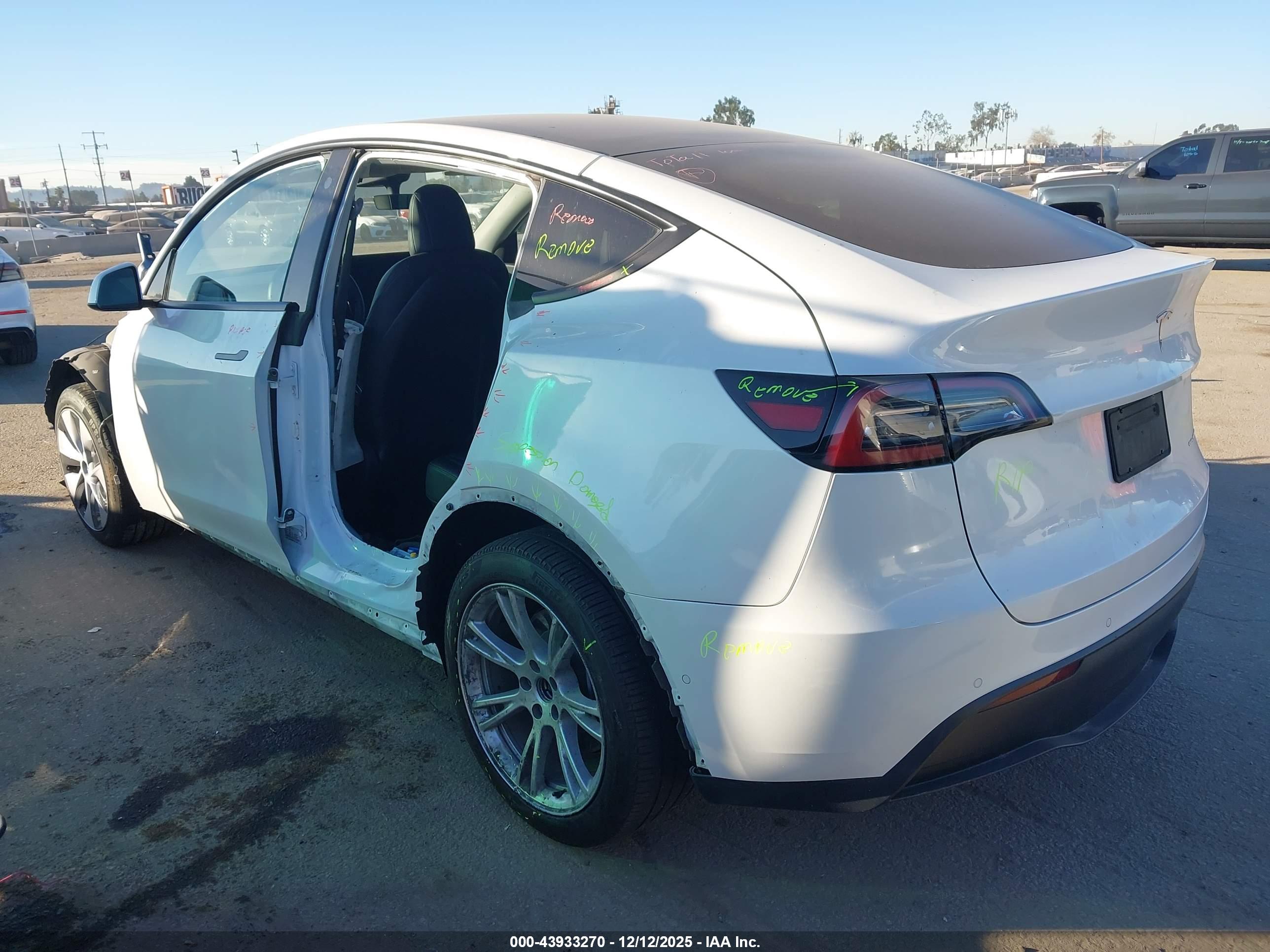TESLA MODEL image 3