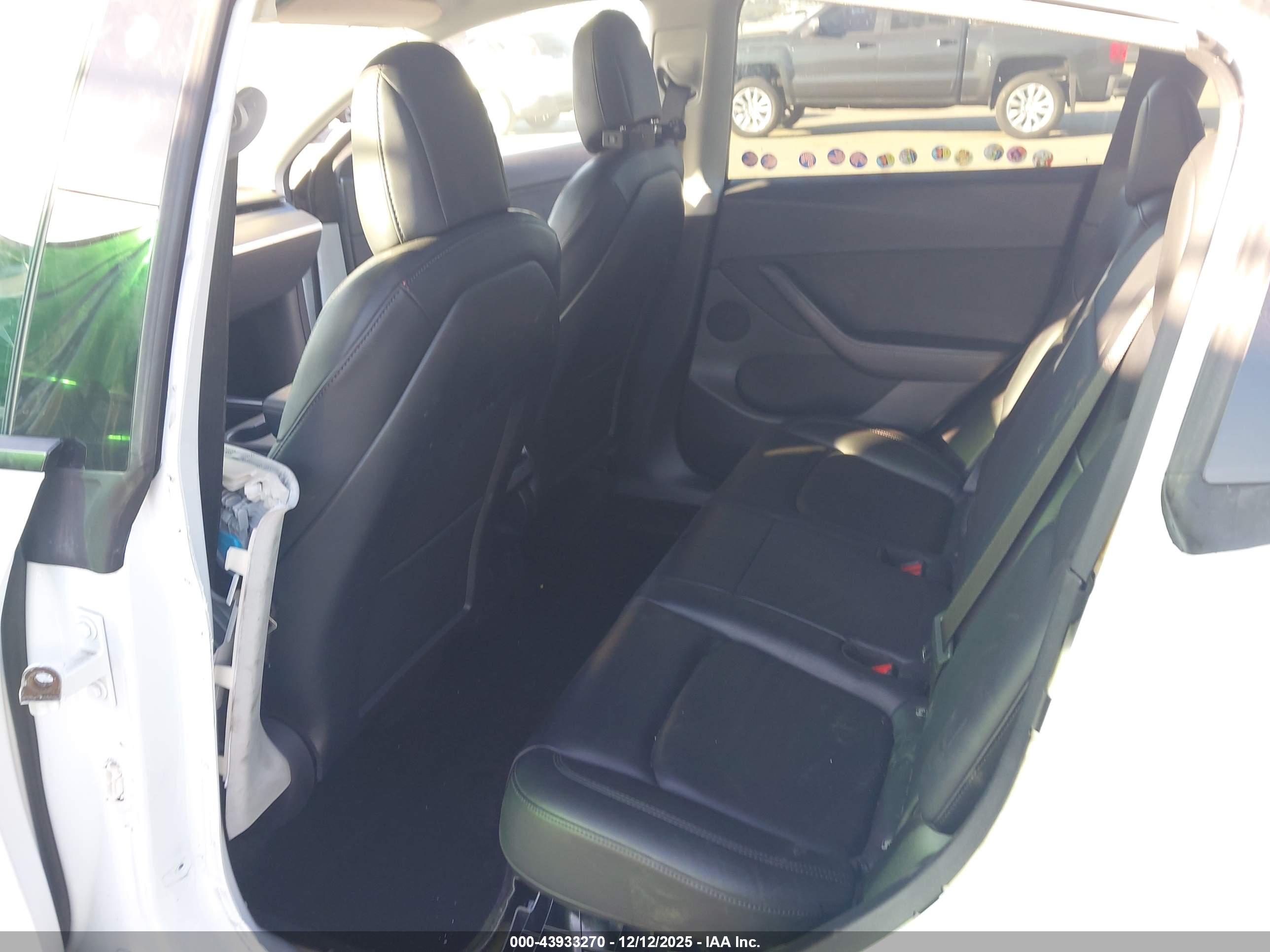 TESLA MODEL image 8