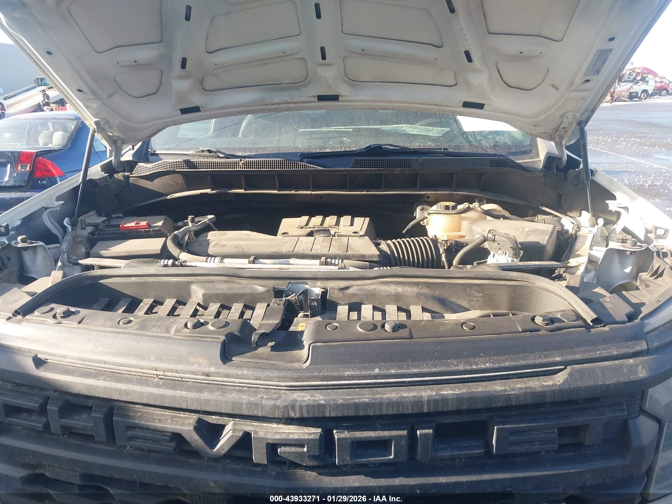 CHEVROLET SILVERADO image 10