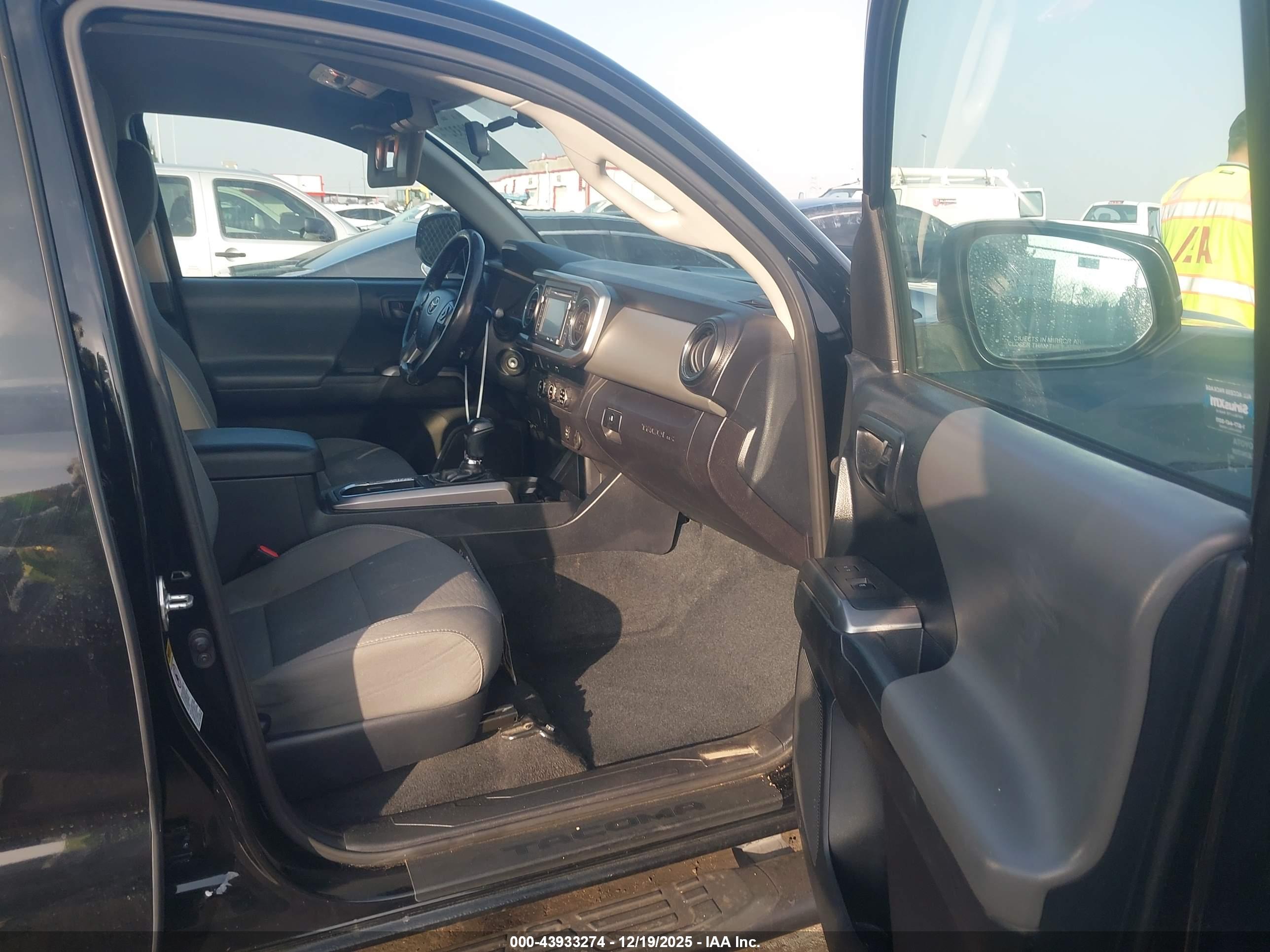 TOYOTA TACOMA image 5