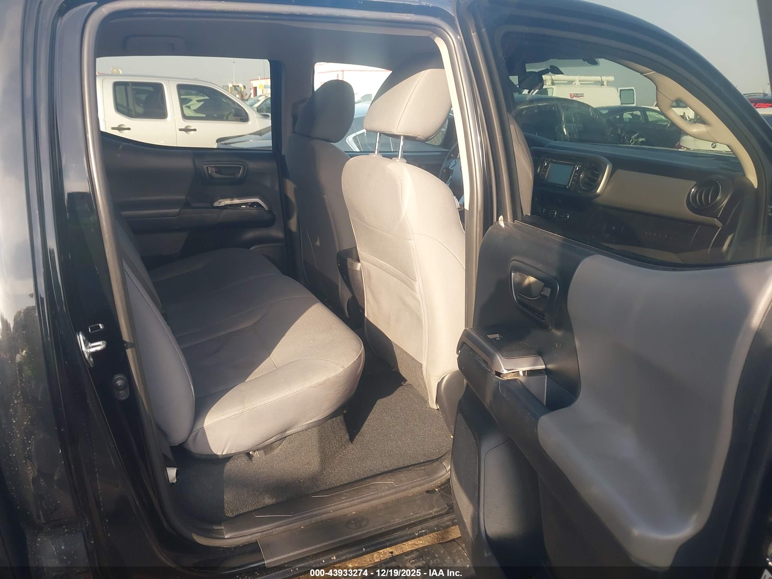 TOYOTA TACOMA image 8