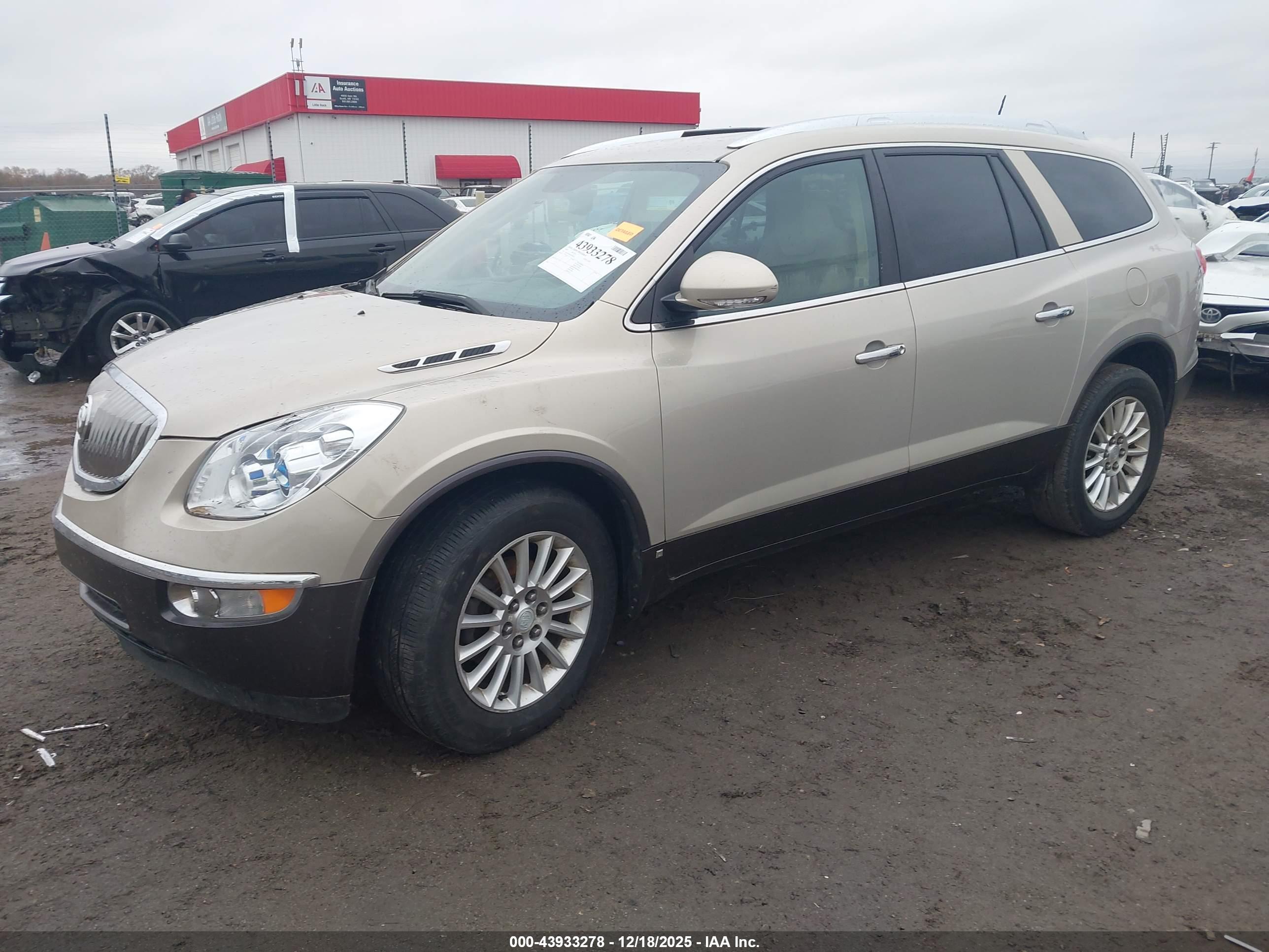 BUICK ENCLAVE image 2