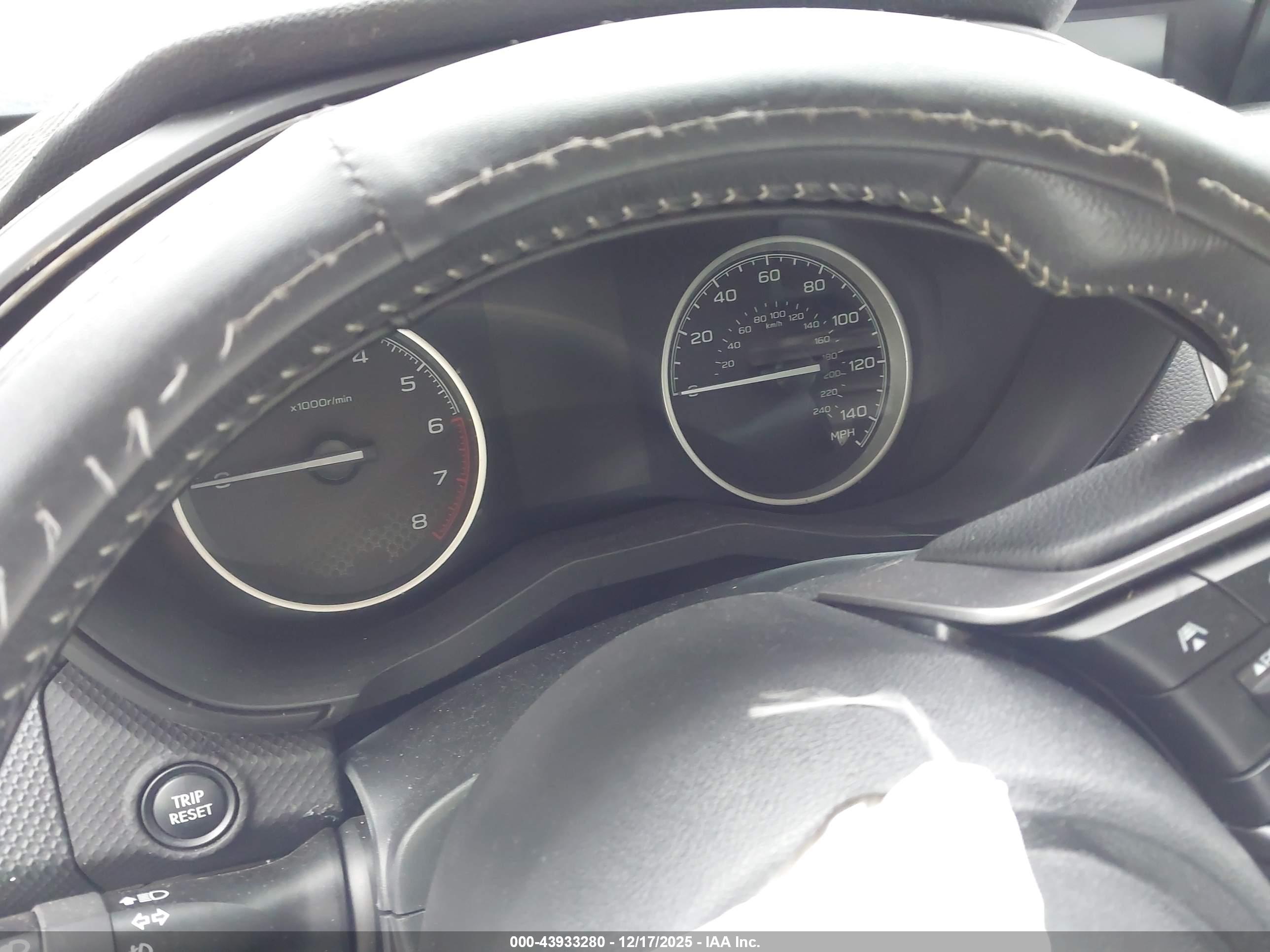 SUBARU FORESTER image 7