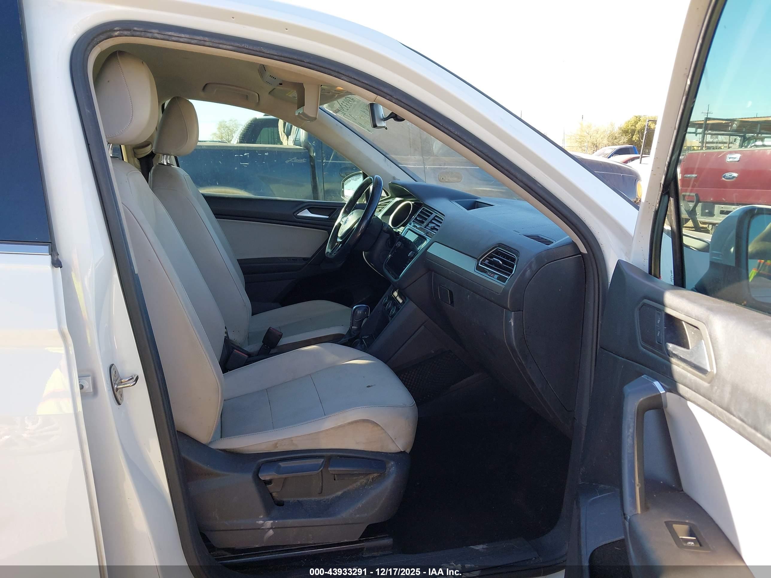VOLKSWAGEN TIGUAN image 5