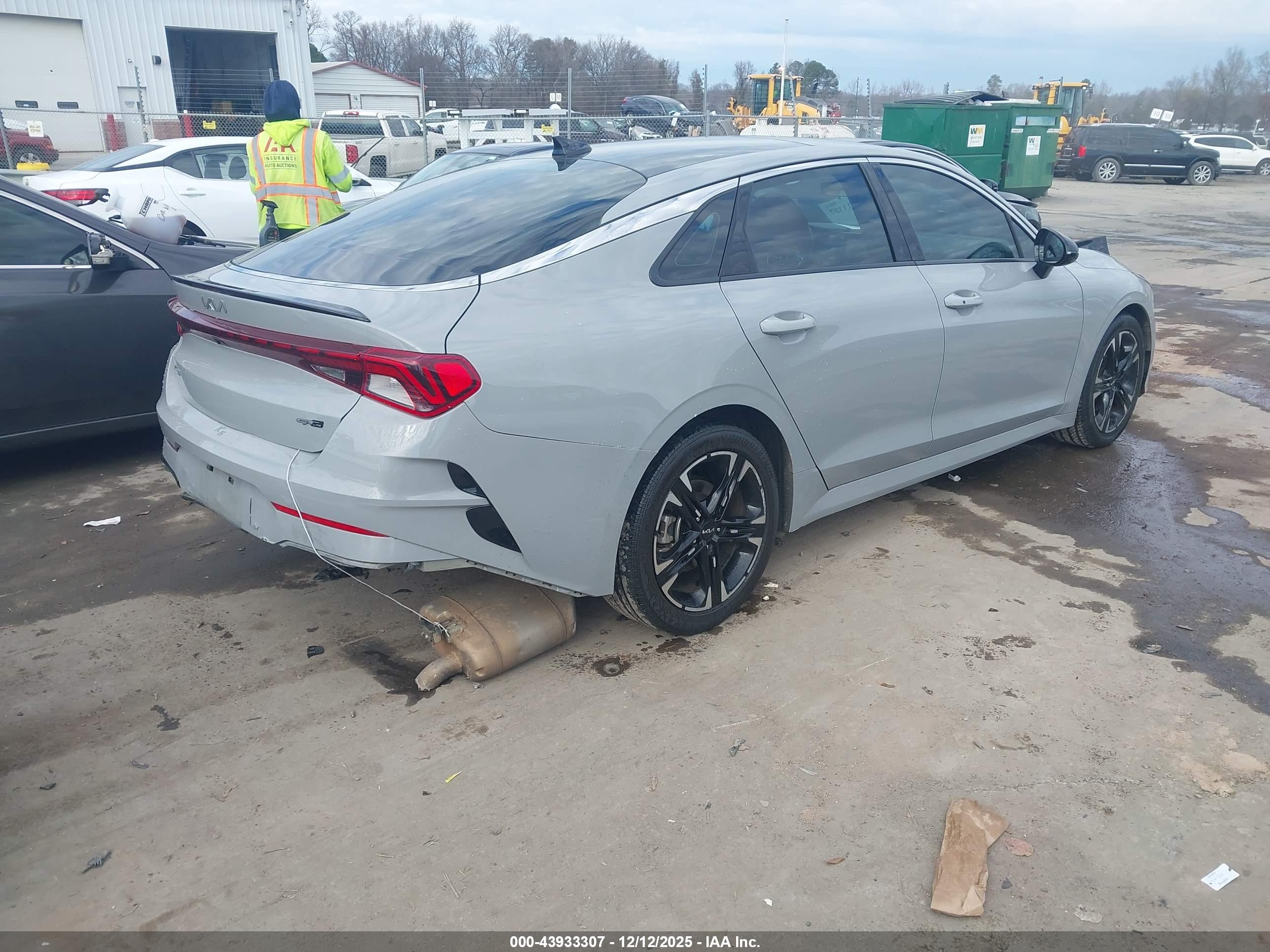 KIA K5 image 4