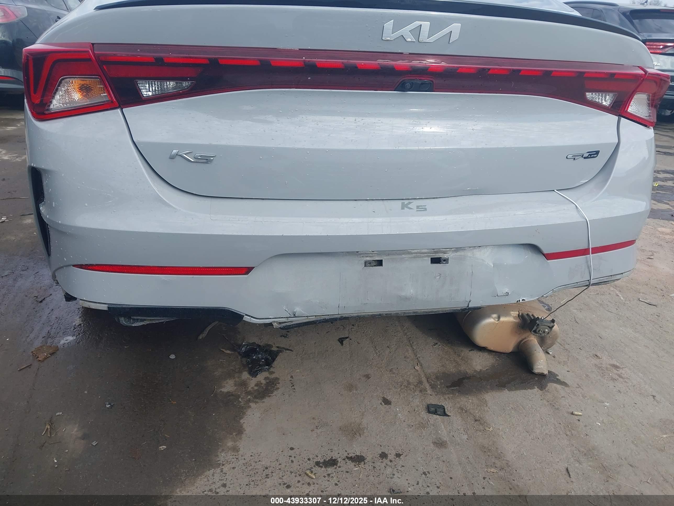 KIA K5 image 6