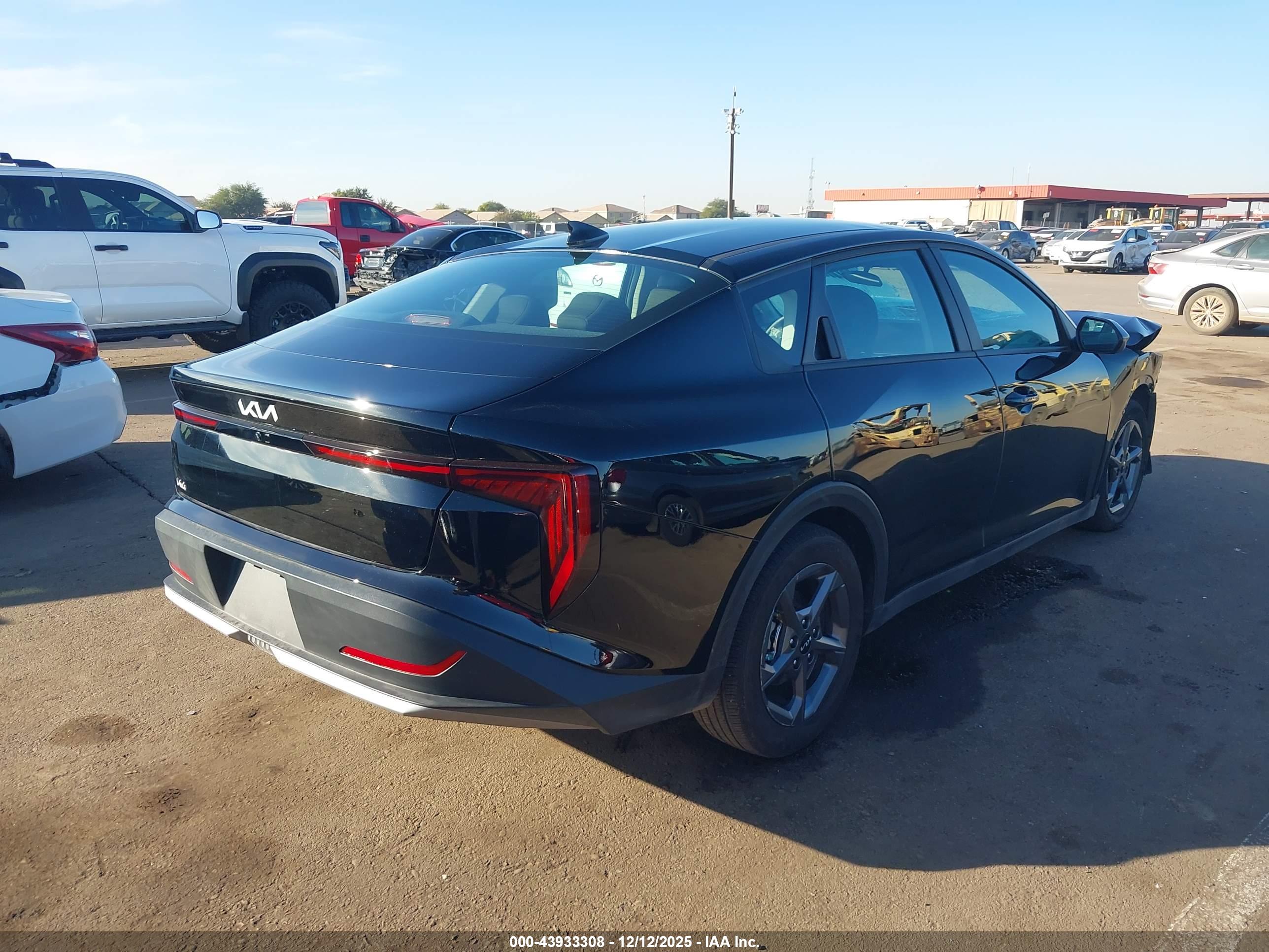 KIA K4 image 4