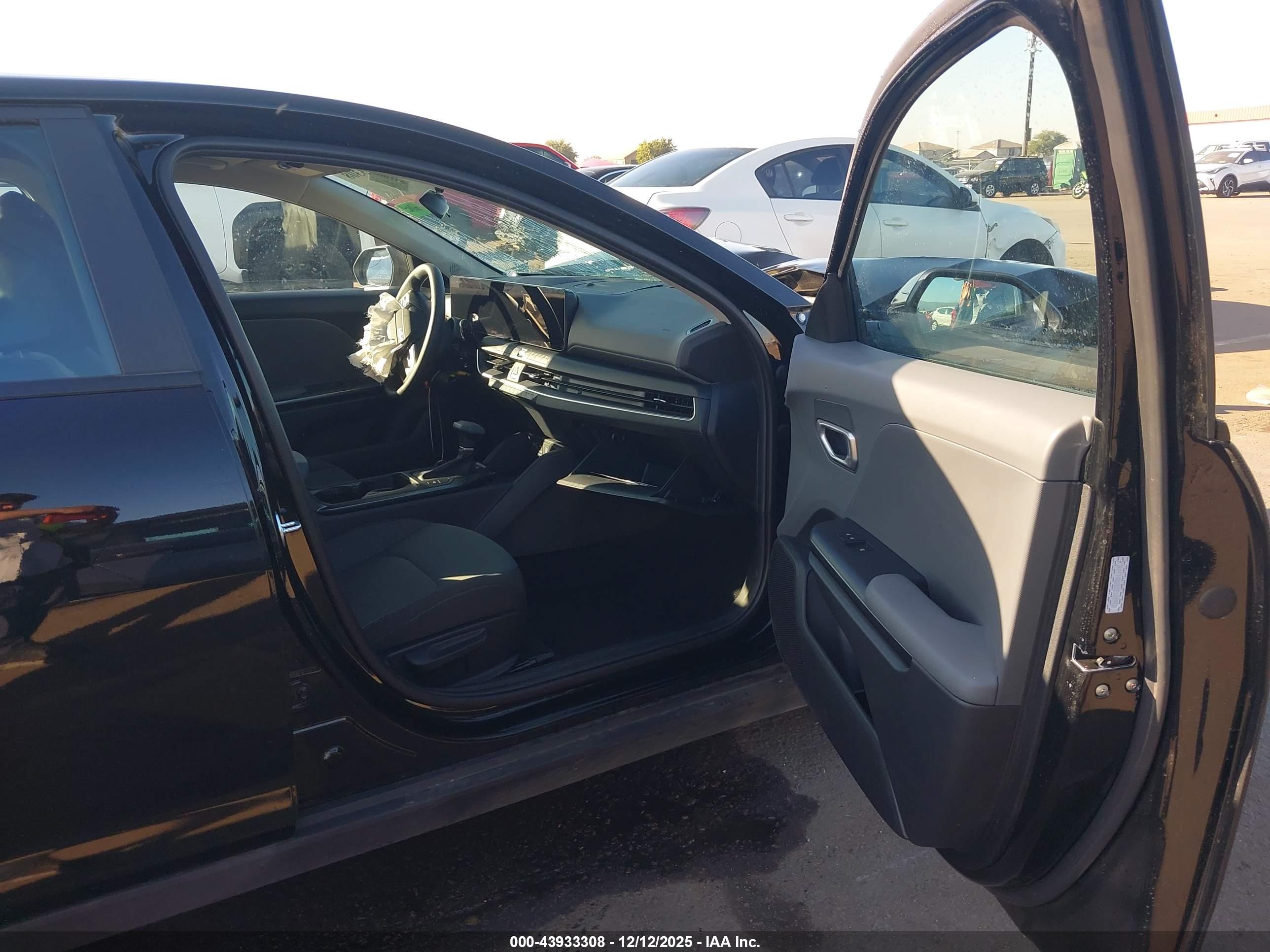 KIA K4 image 5