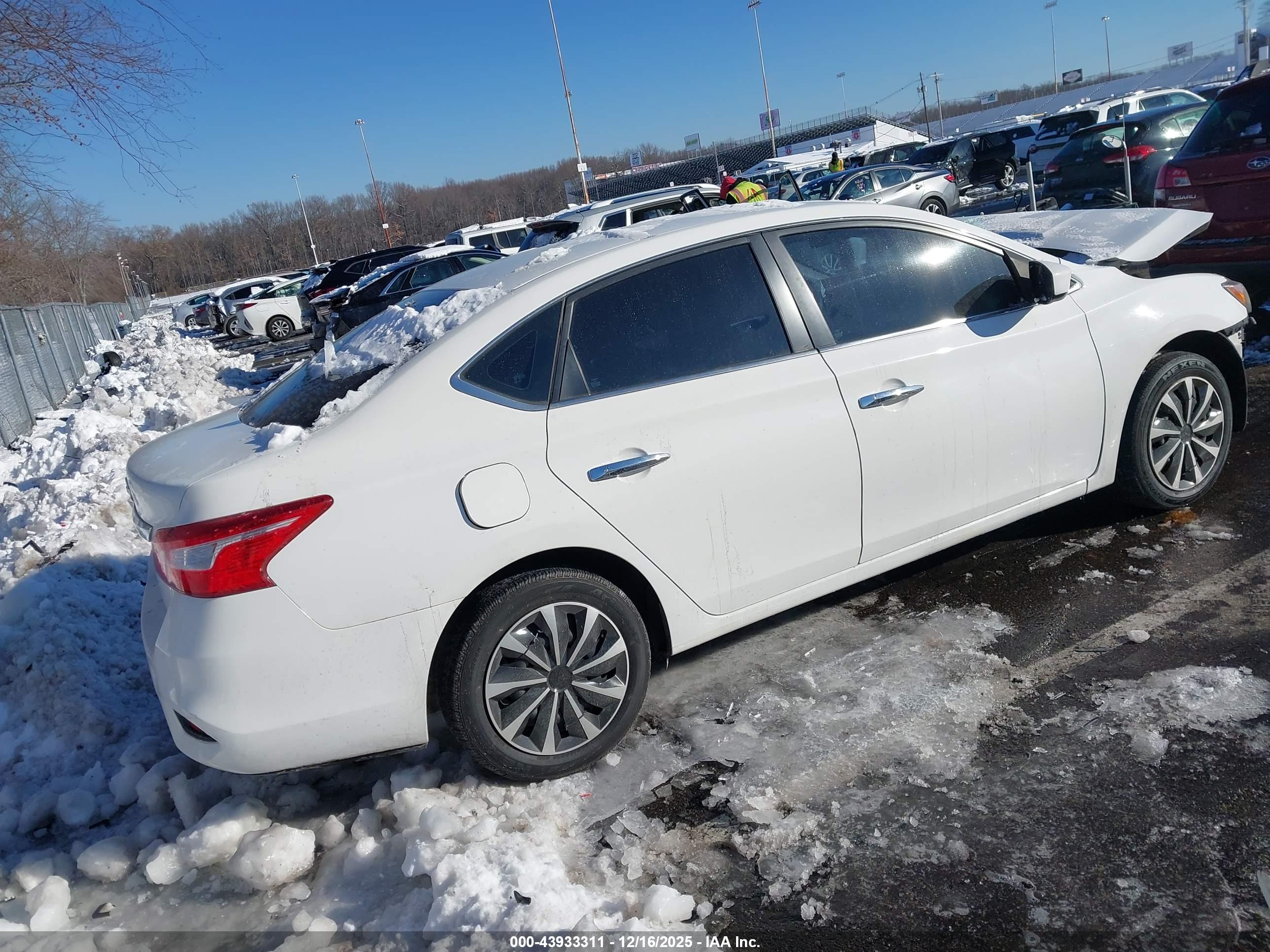 NISSAN SENTRA image 4