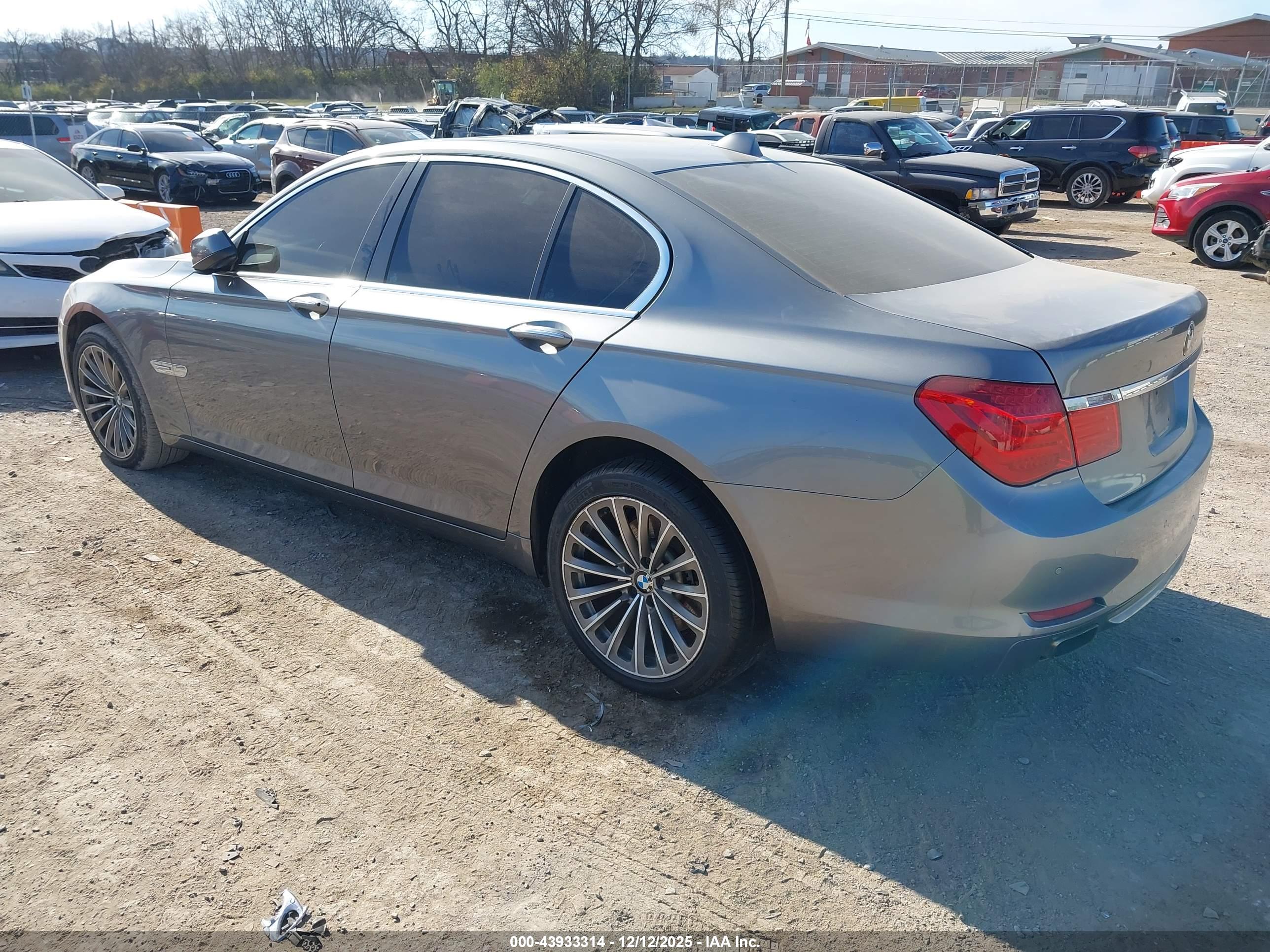 BMW 740I image 3