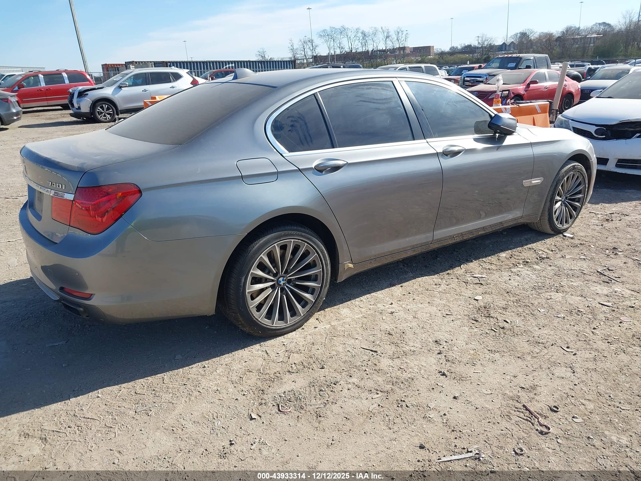 BMW 740I image 4