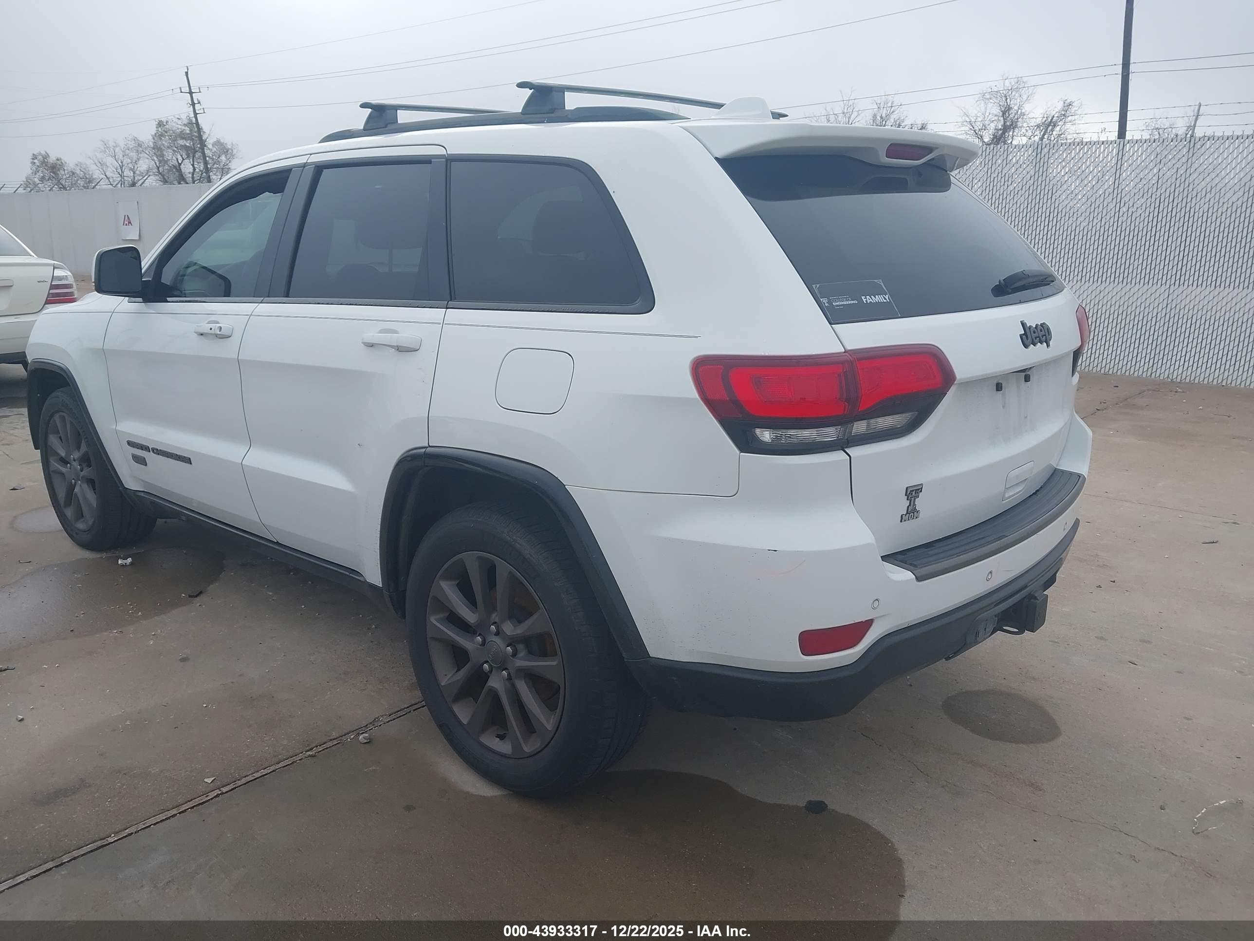 JEEP GRAND image 3