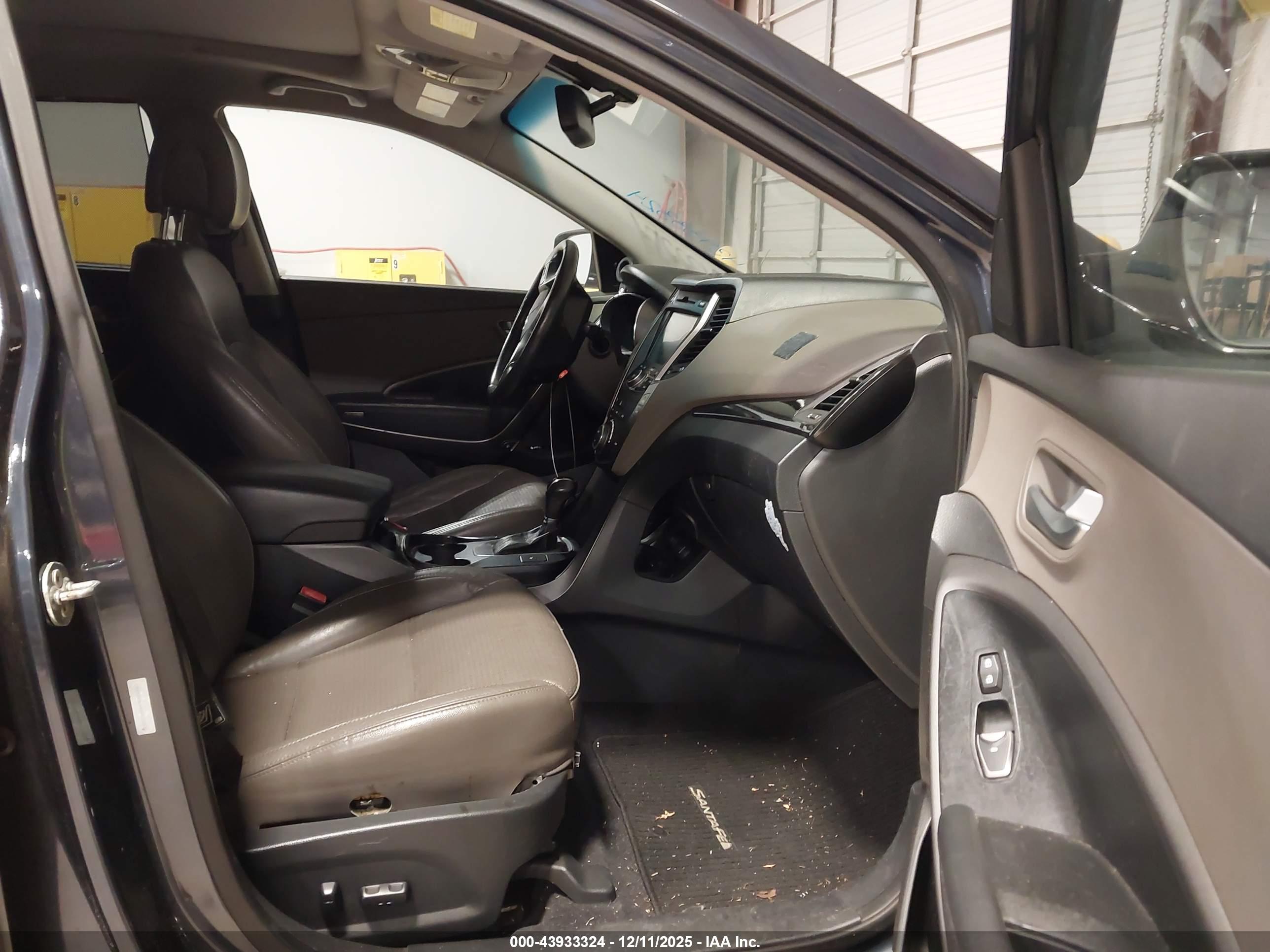 HYUNDAI SANTA image 5