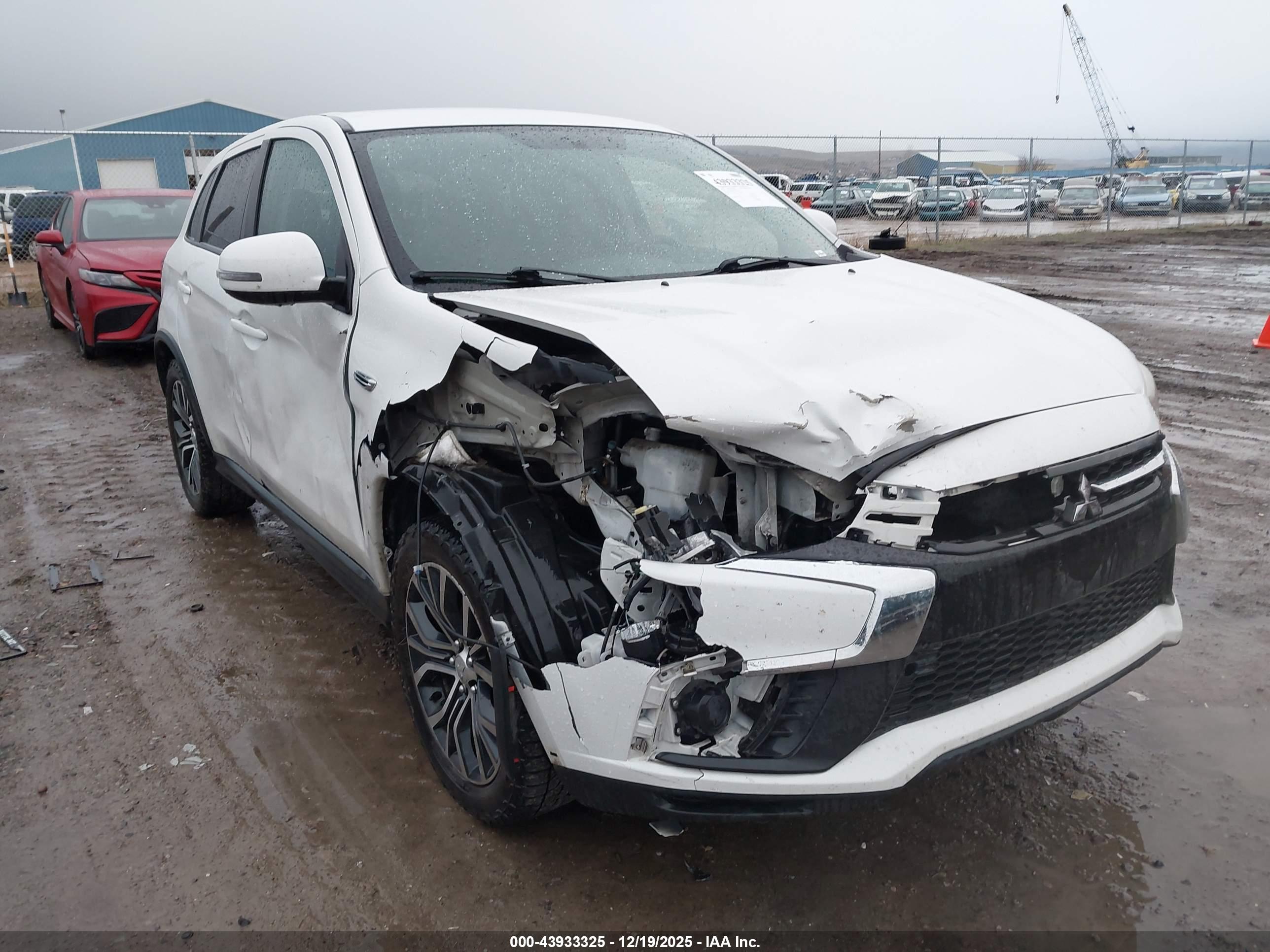 MITSUBISHI OUTLANDER image 6