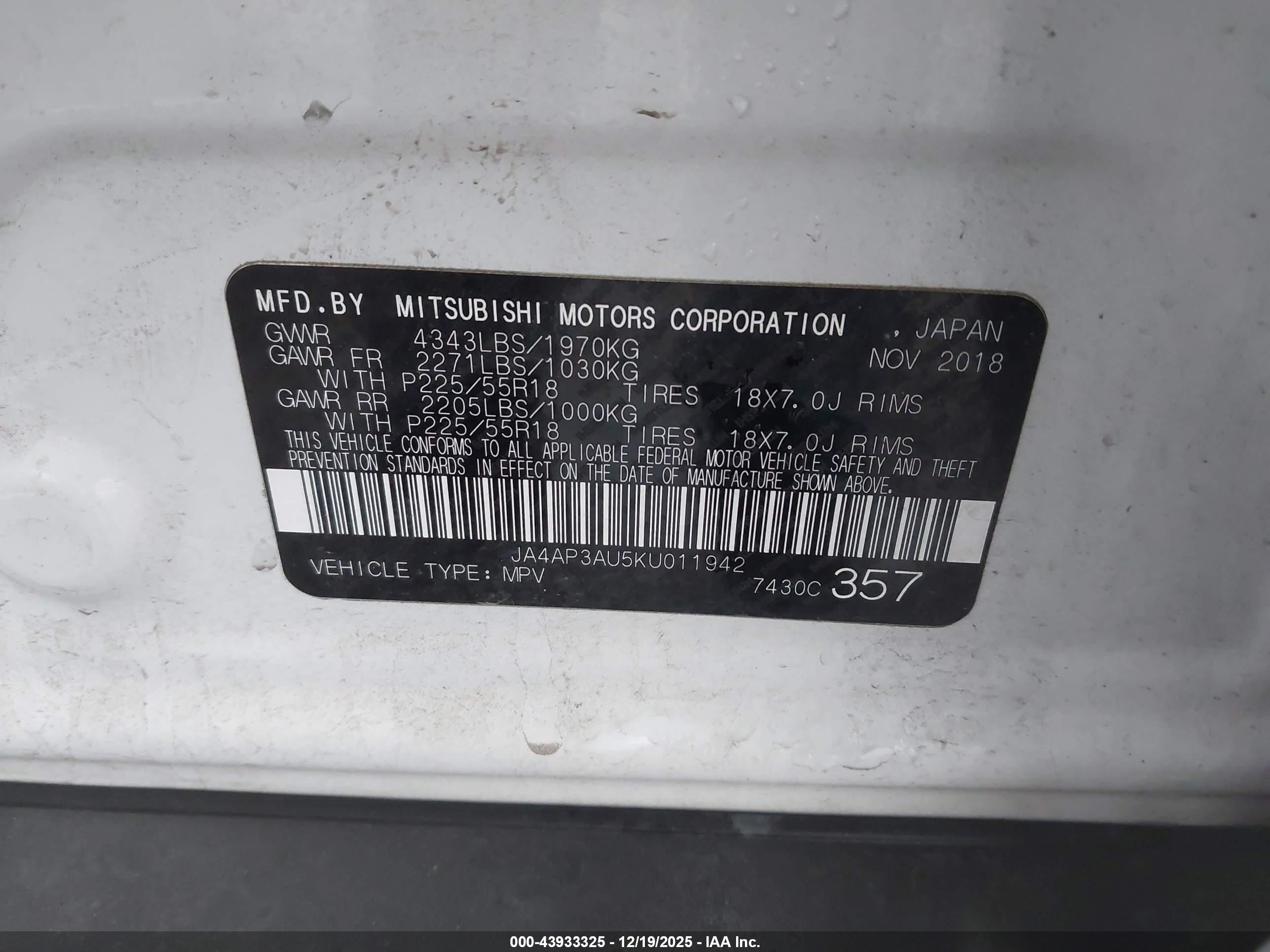 MITSUBISHI OUTLANDER image 9