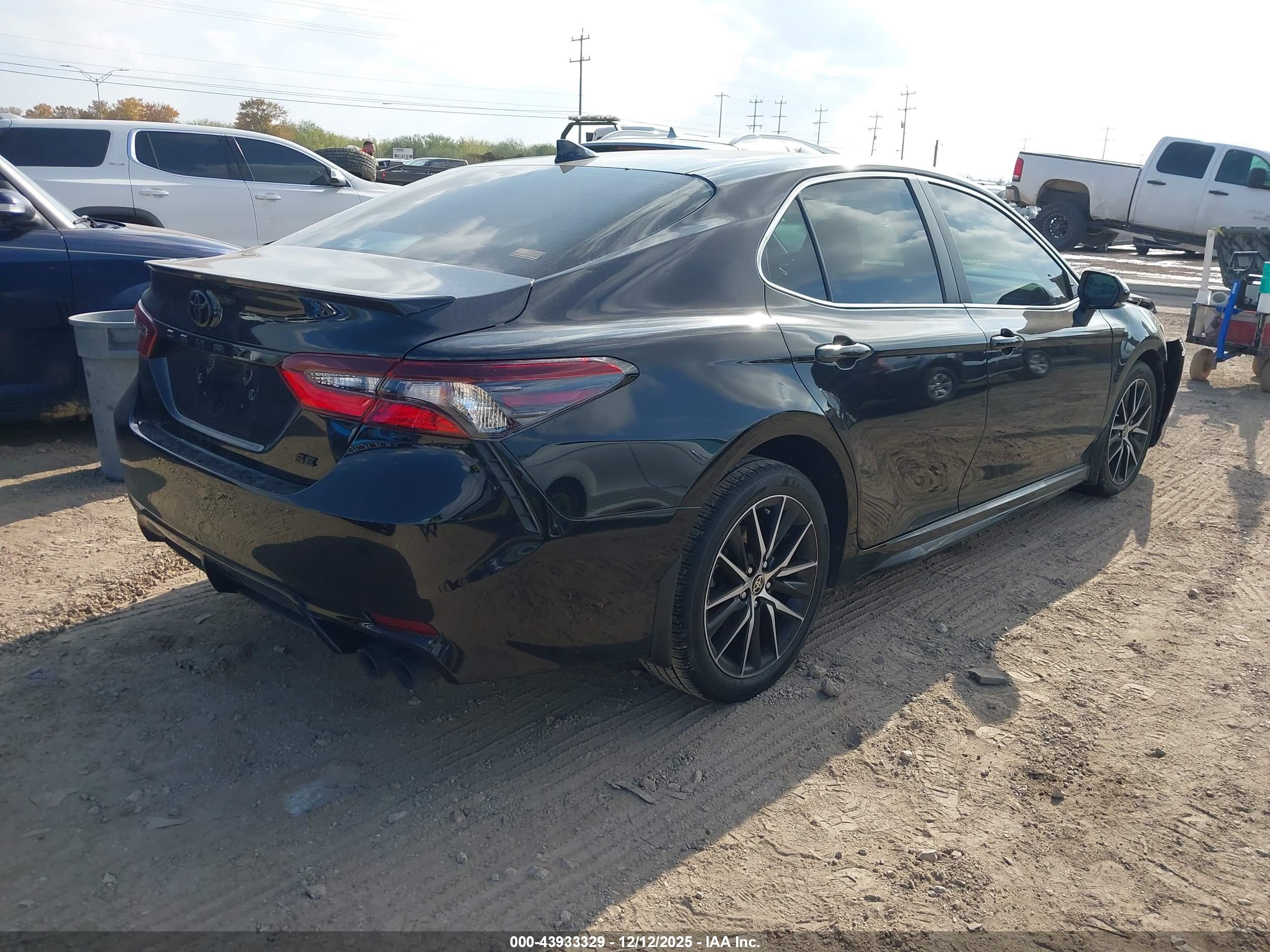 TOYOTA CAMRY image 4