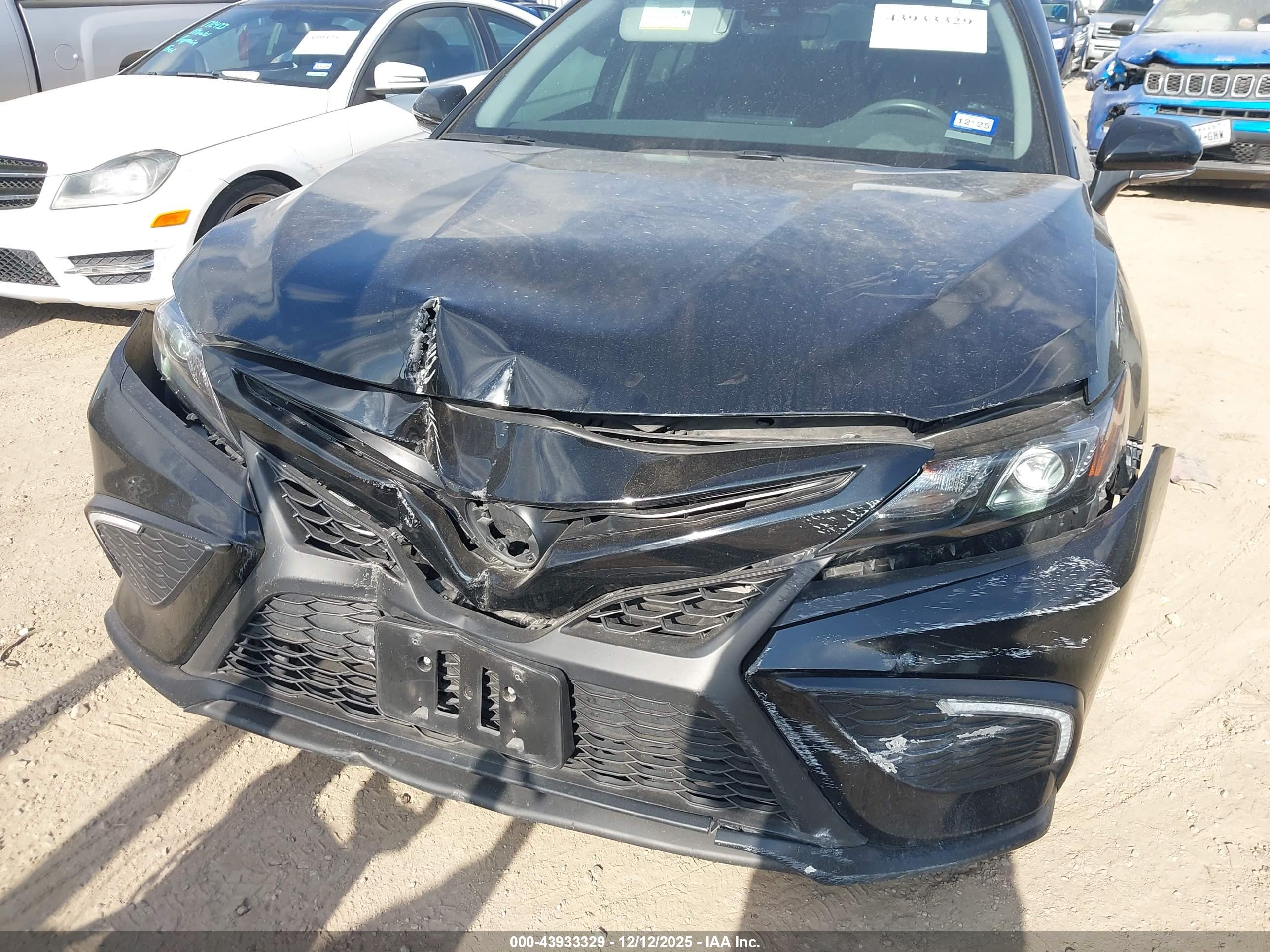 TOYOTA CAMRY image 6