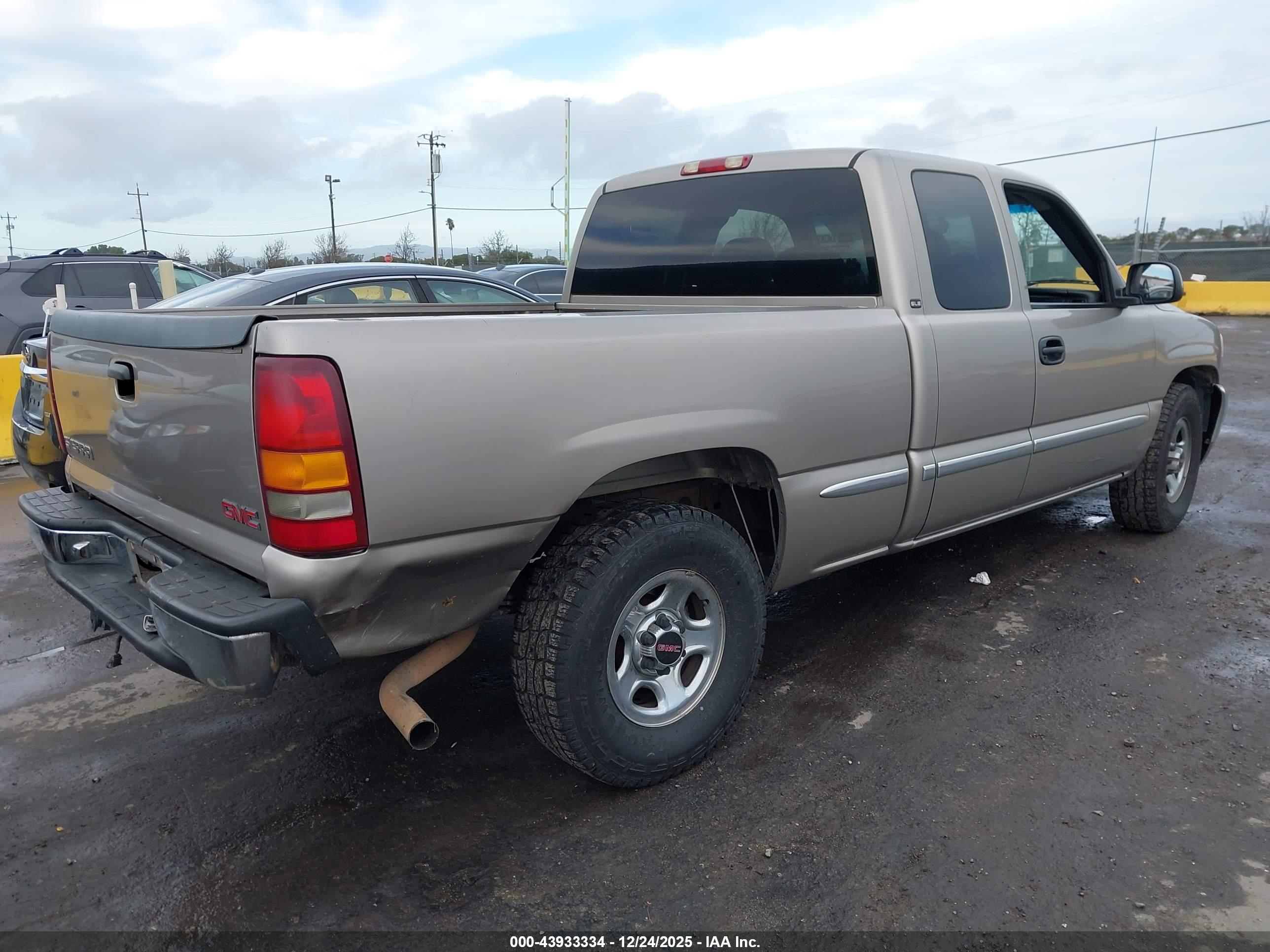 GMC SIERRA image 4