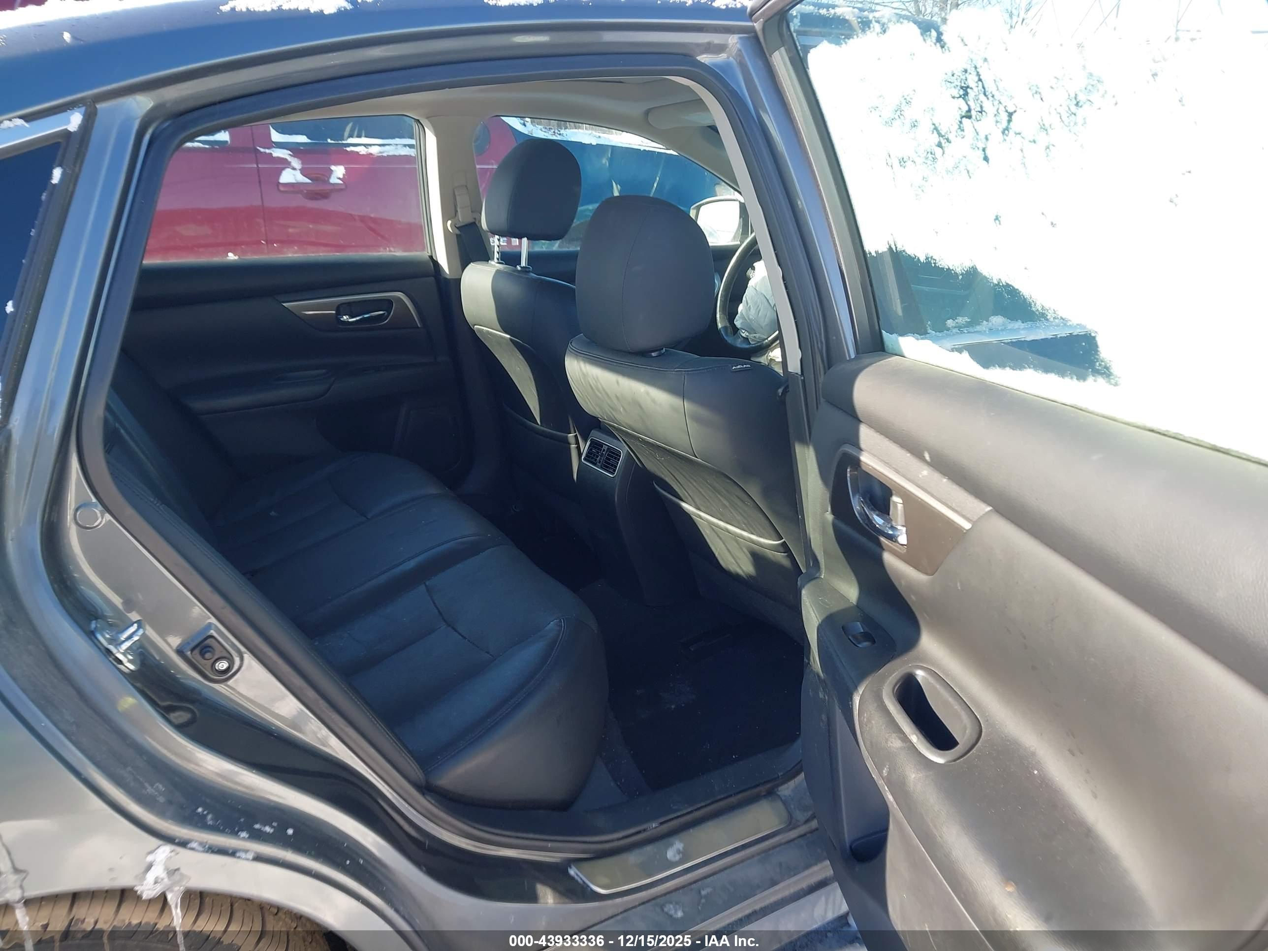 NISSAN ALTIMA image 8