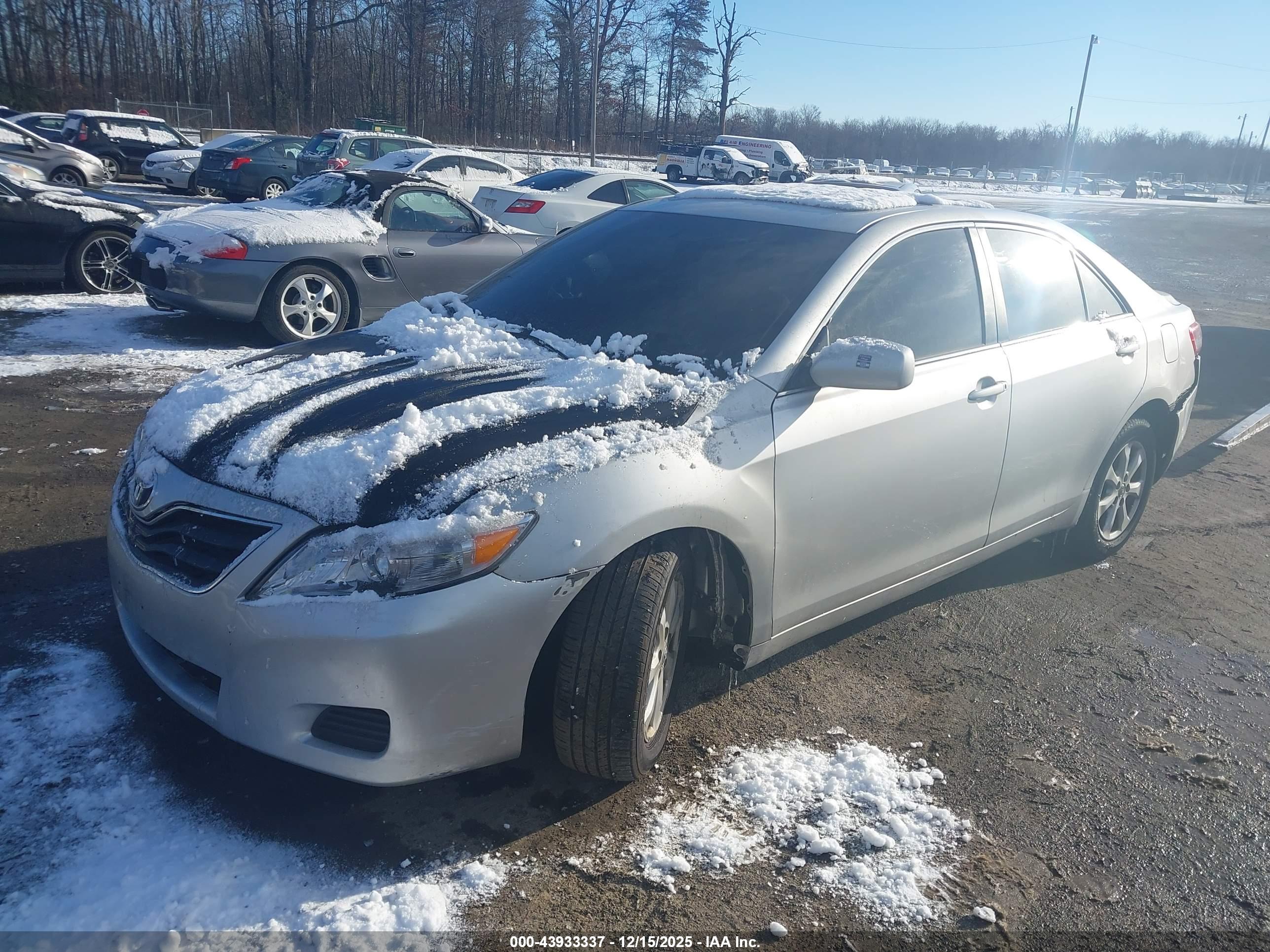 TOYOTA CAMRY image 2