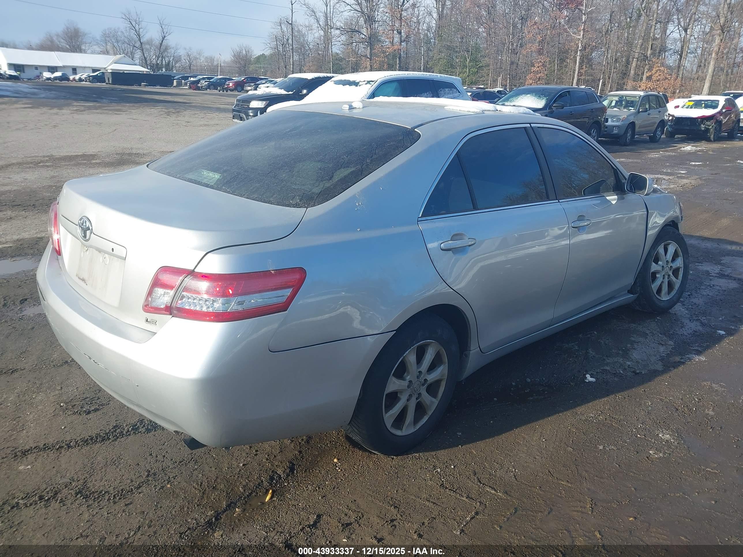 TOYOTA CAMRY image 4
