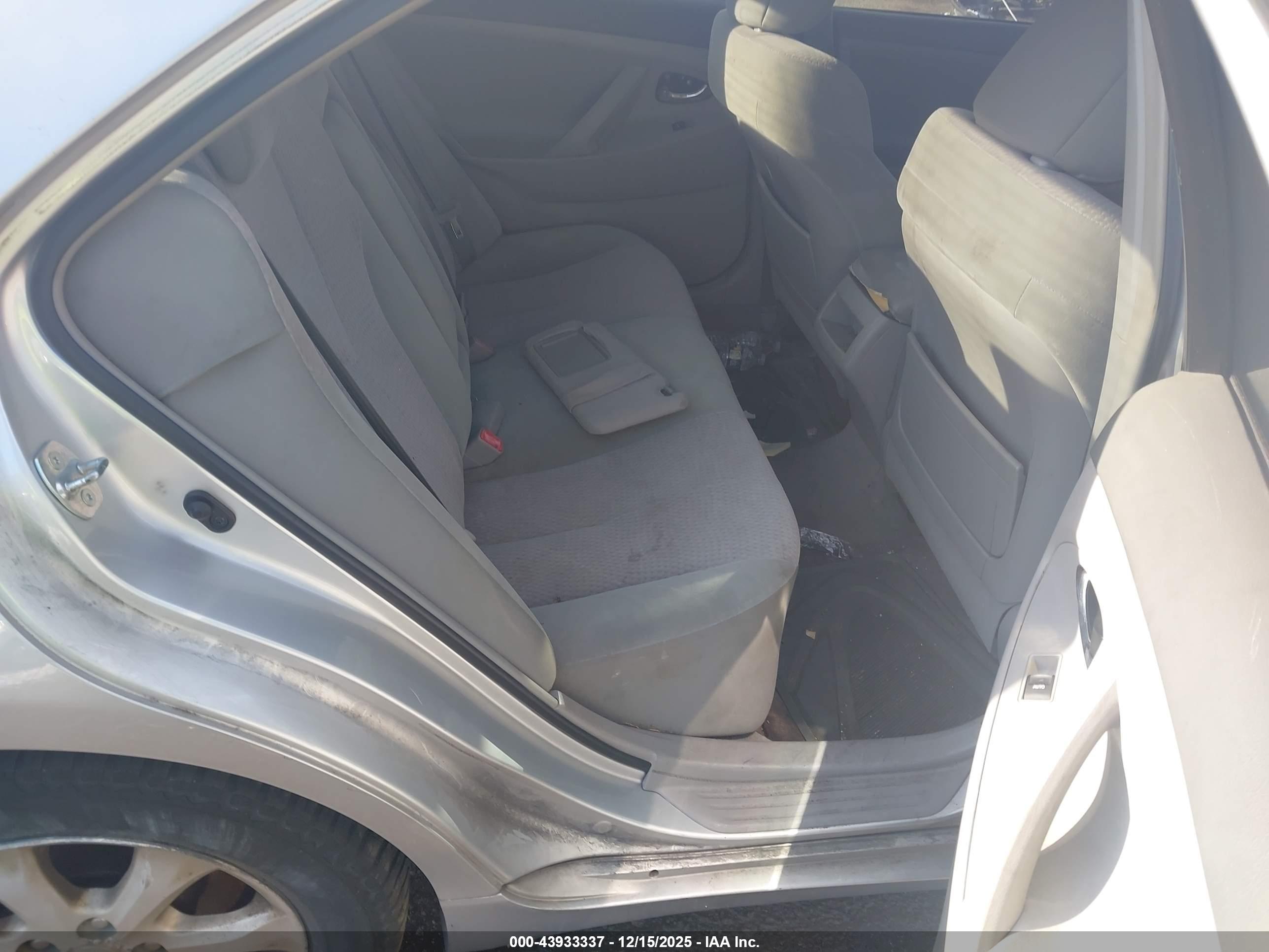 TOYOTA CAMRY image 8