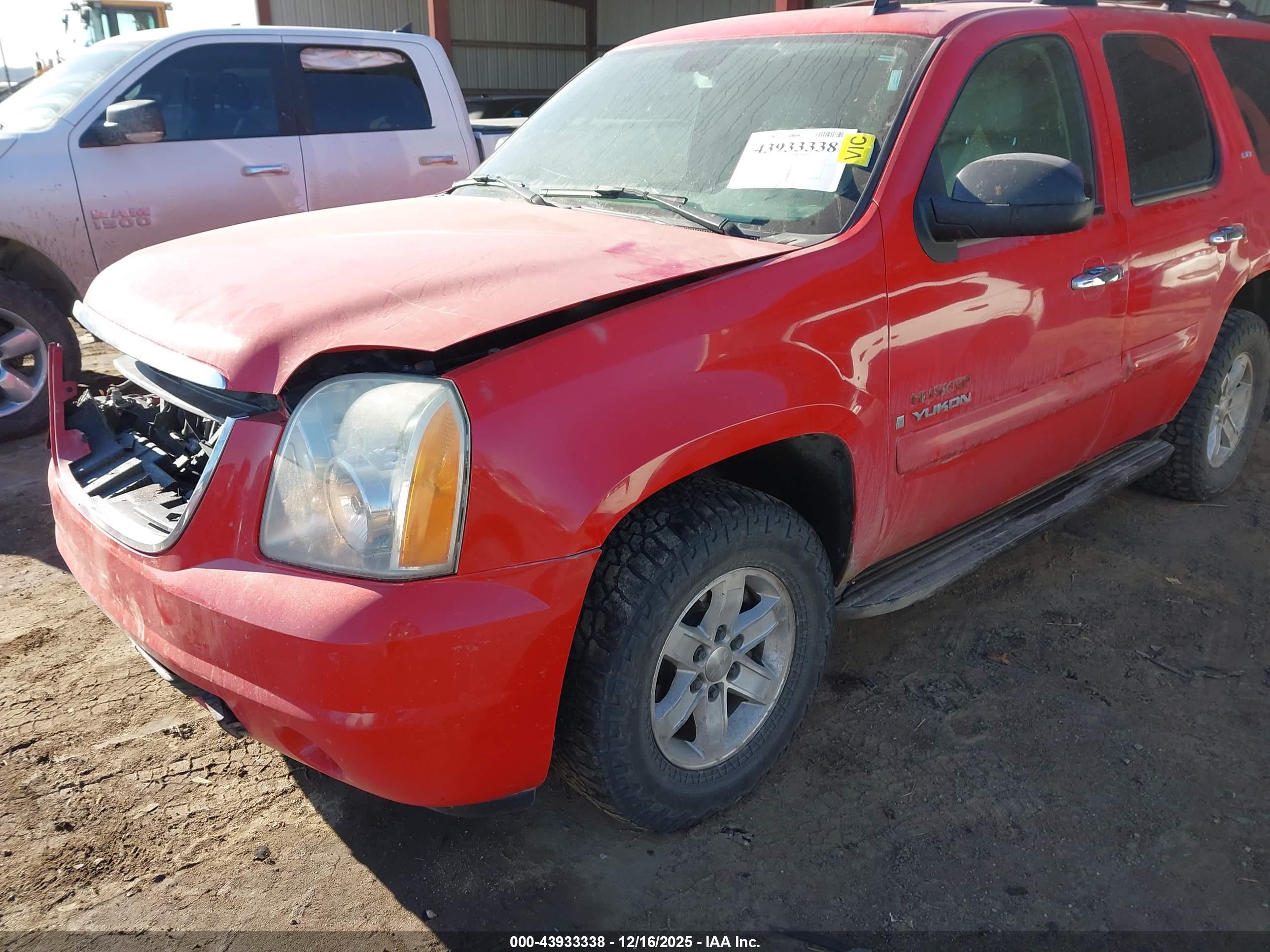 GMC YUKON image 2