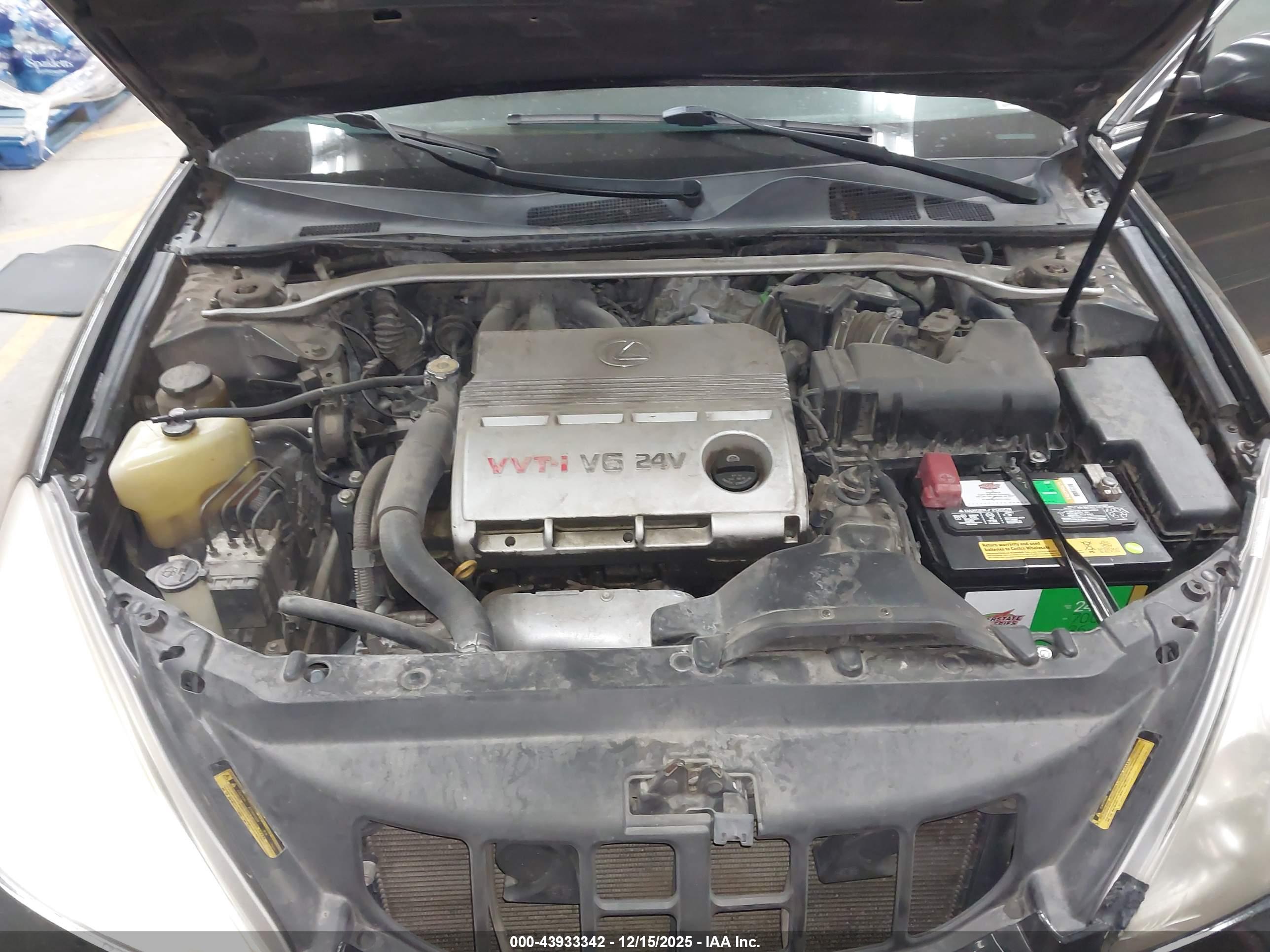 LEXUS ES image 10