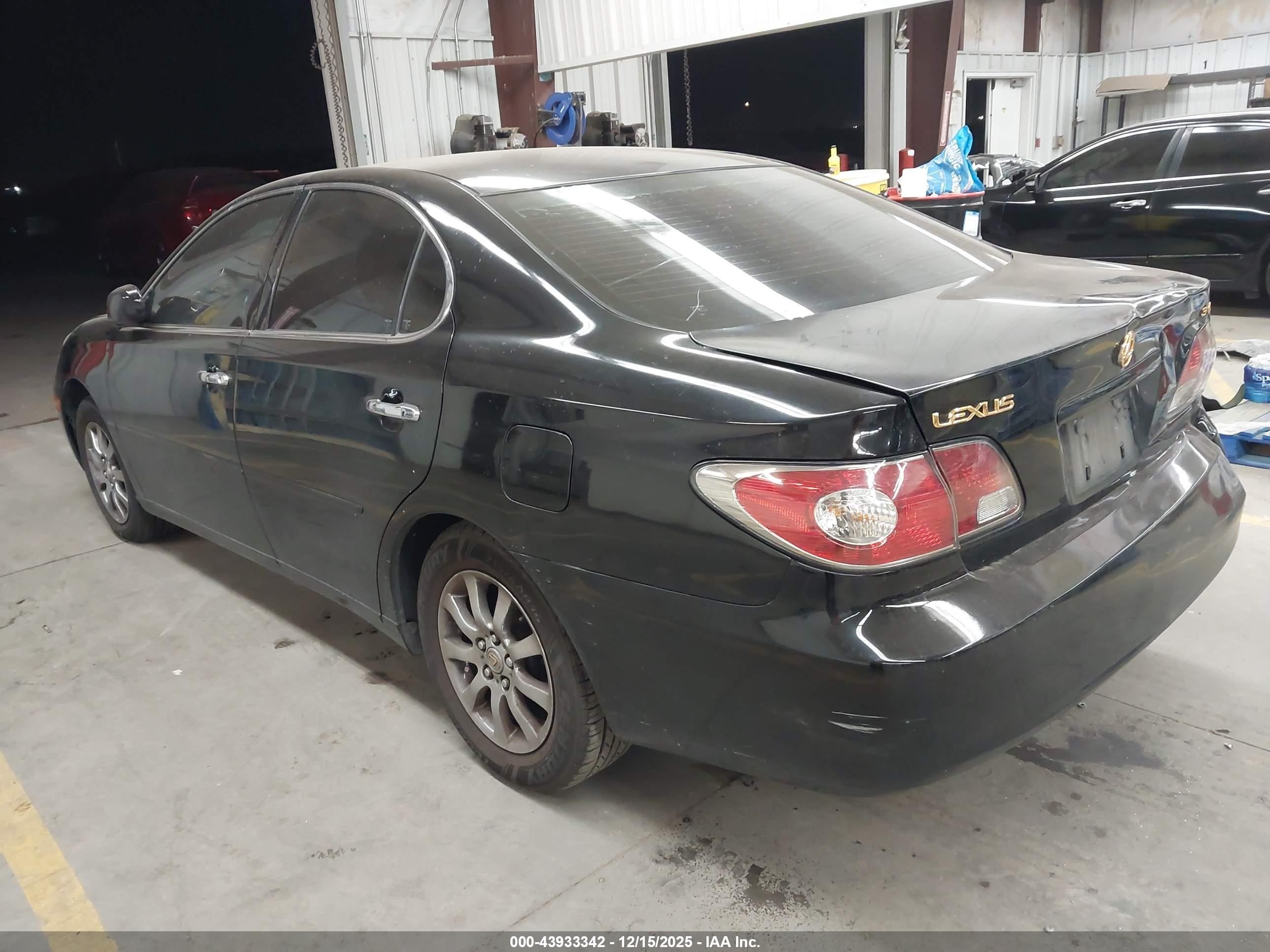 LEXUS ES image 3