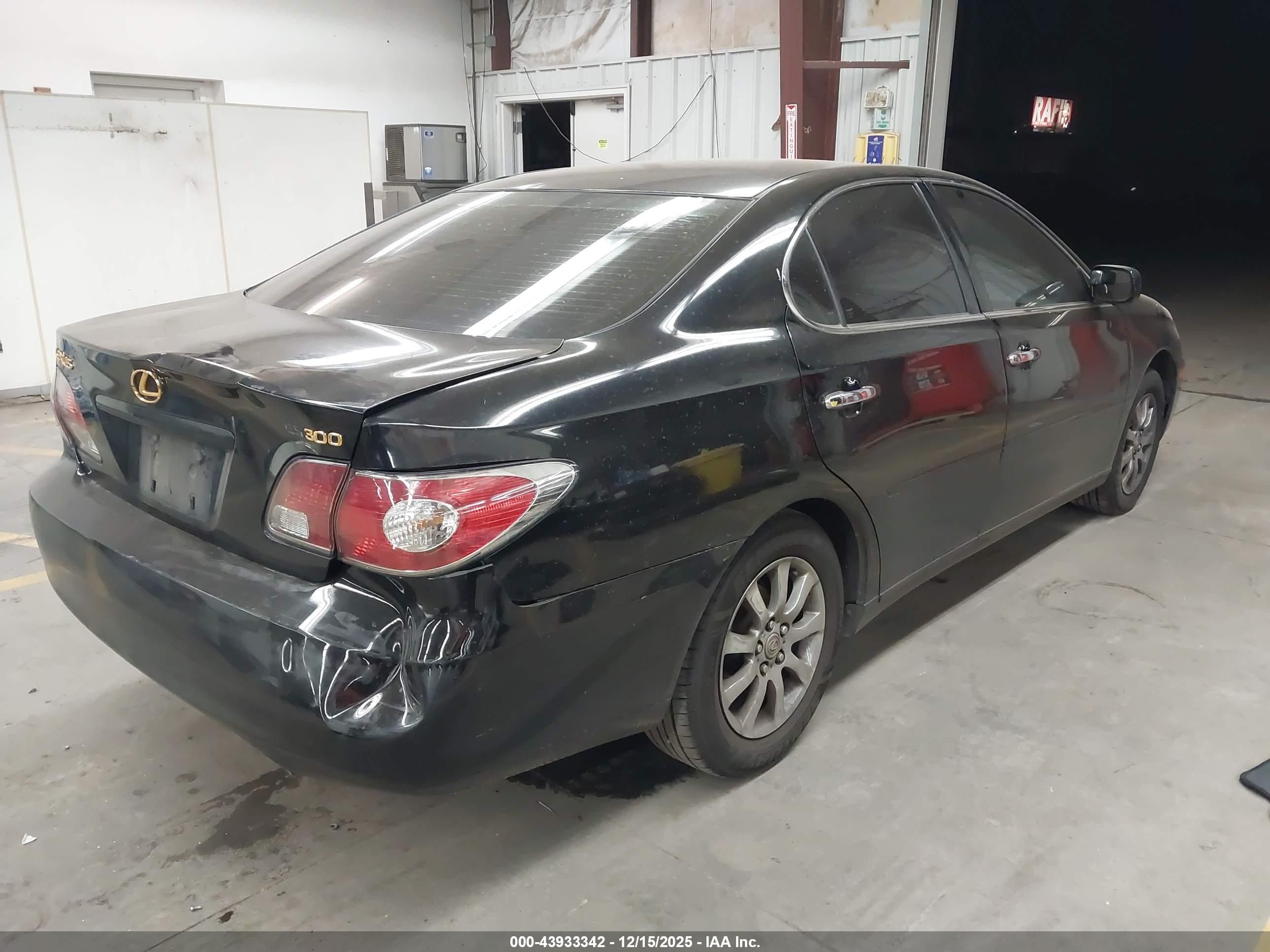 LEXUS ES image 4