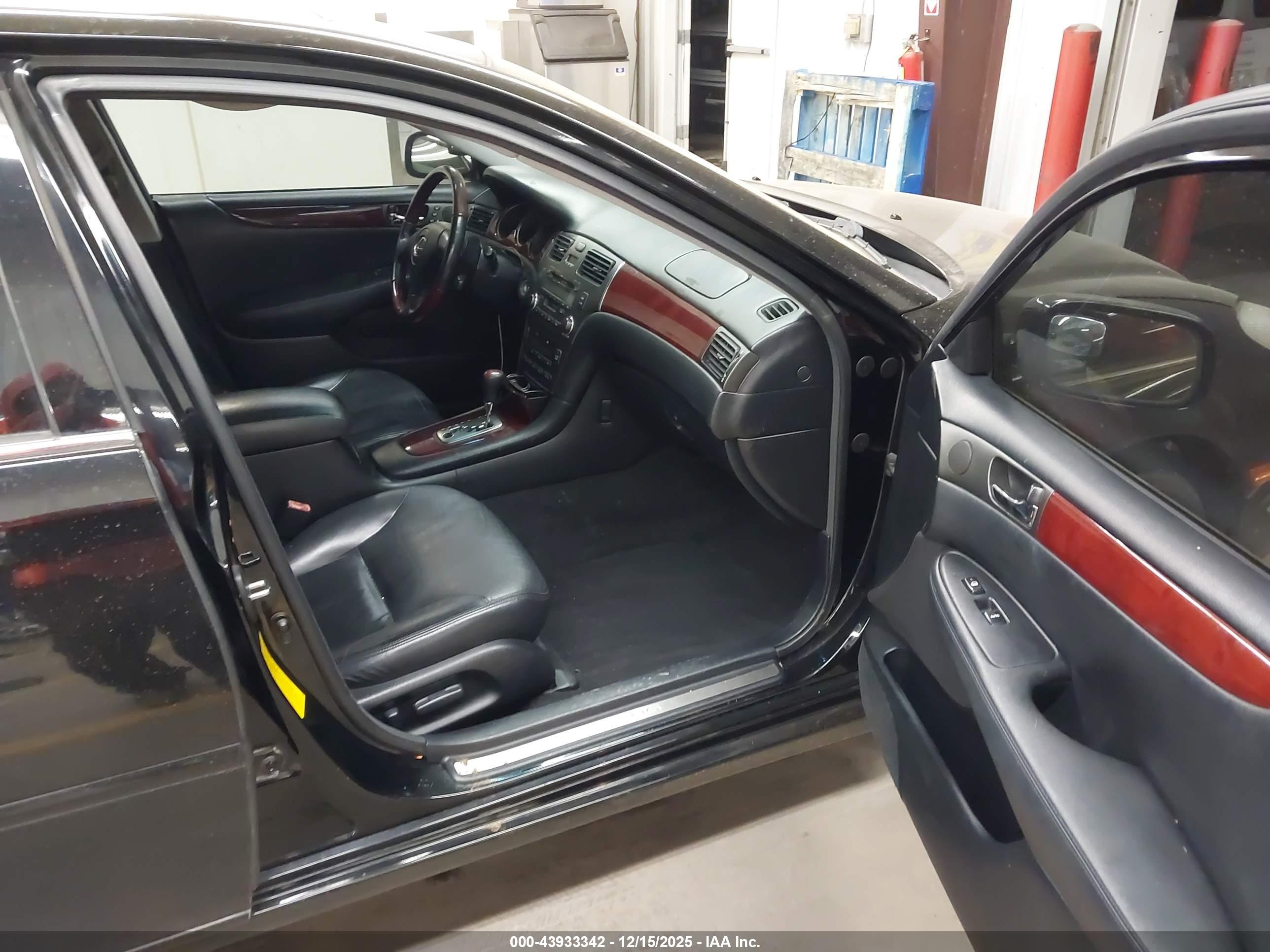 LEXUS ES image 5