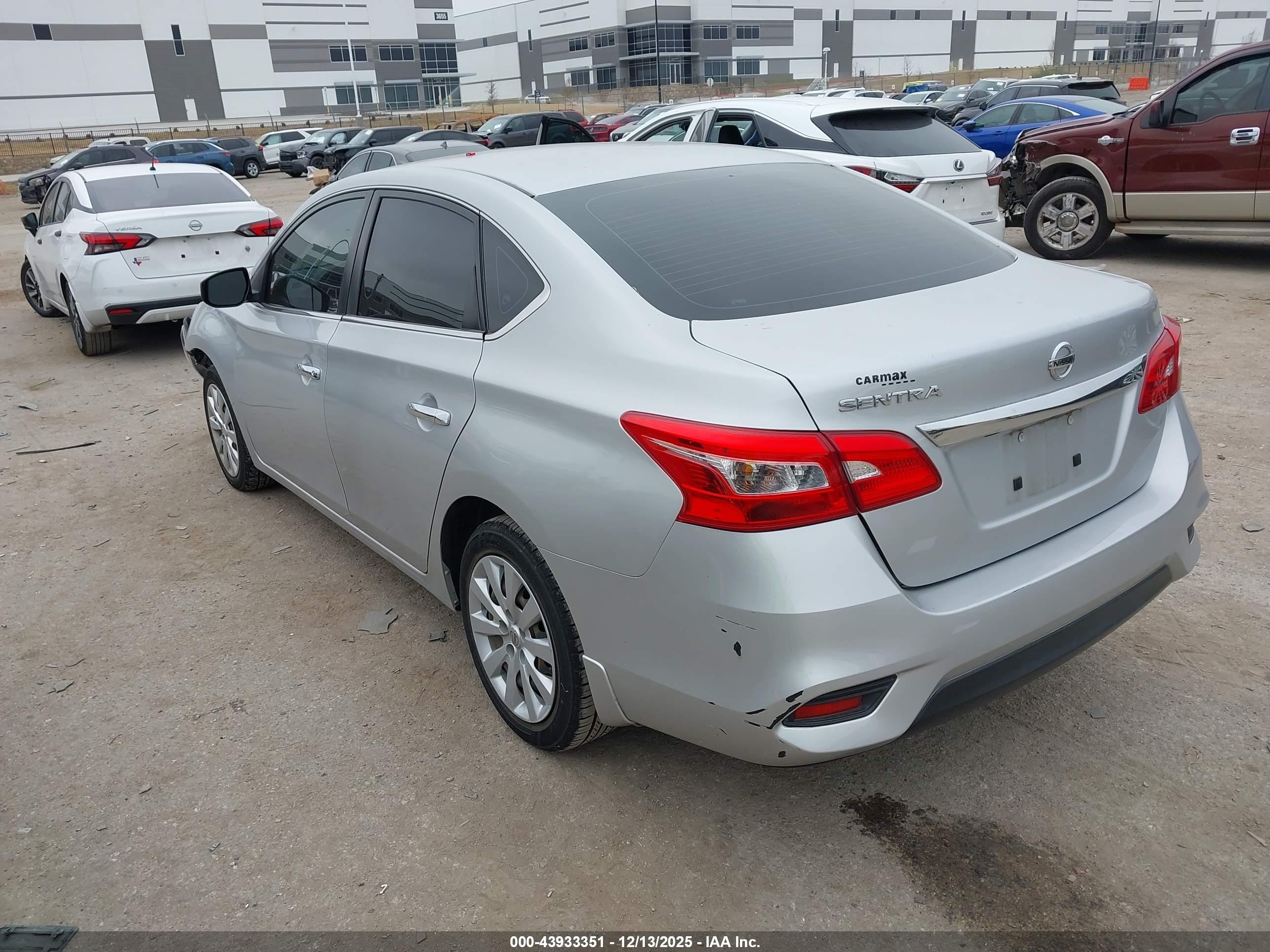 NISSAN SENTRA image 3