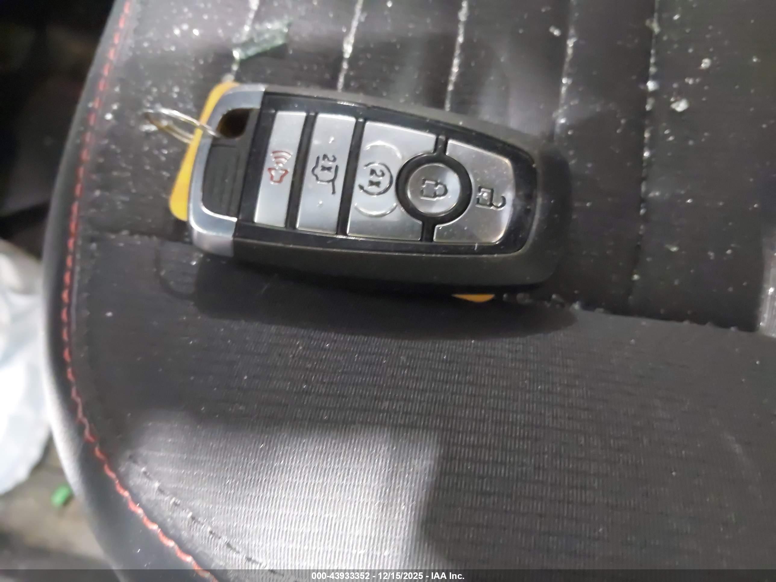 FORD EXPLORER image 11