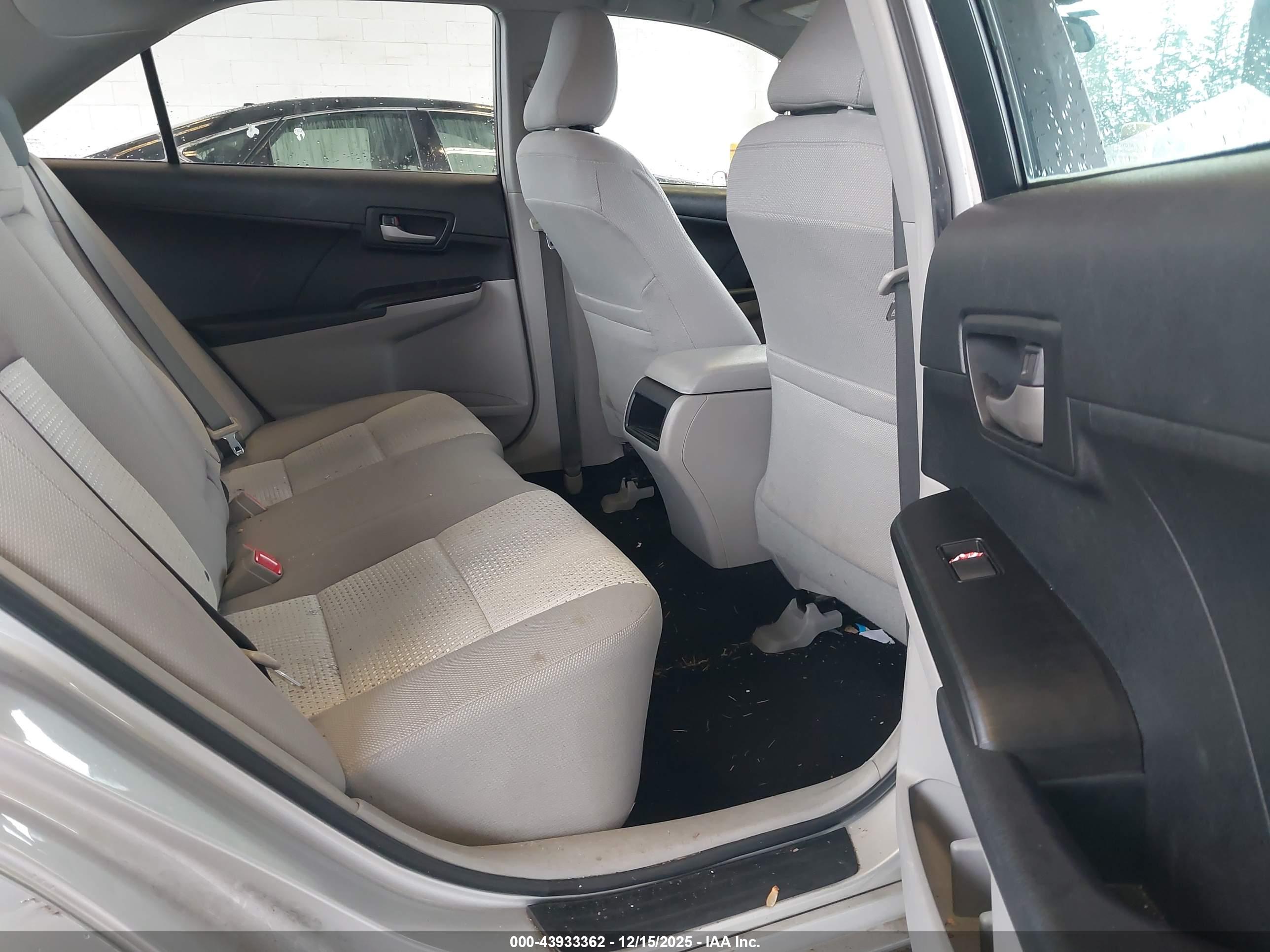 TOYOTA CAMRY image 8