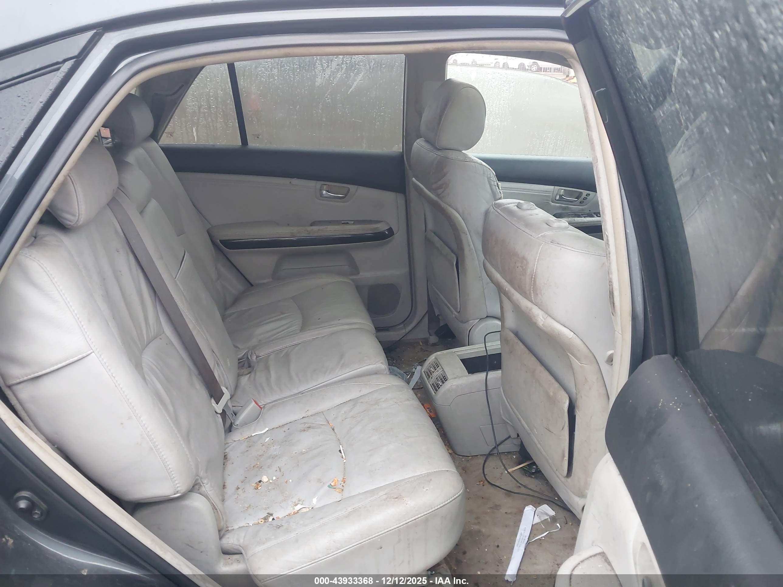 LEXUS RX image 8