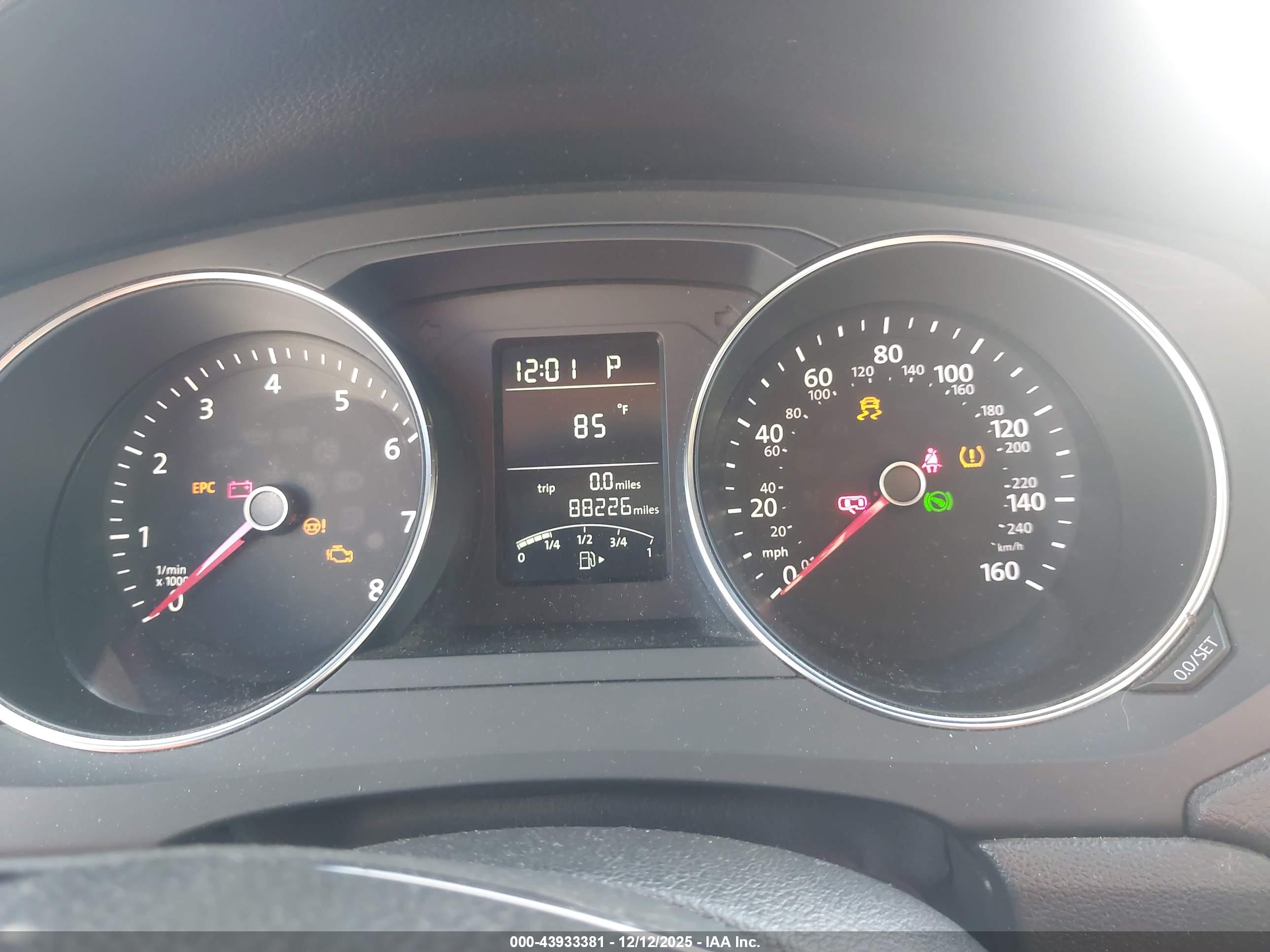 VOLKSWAGEN JETTA image 7