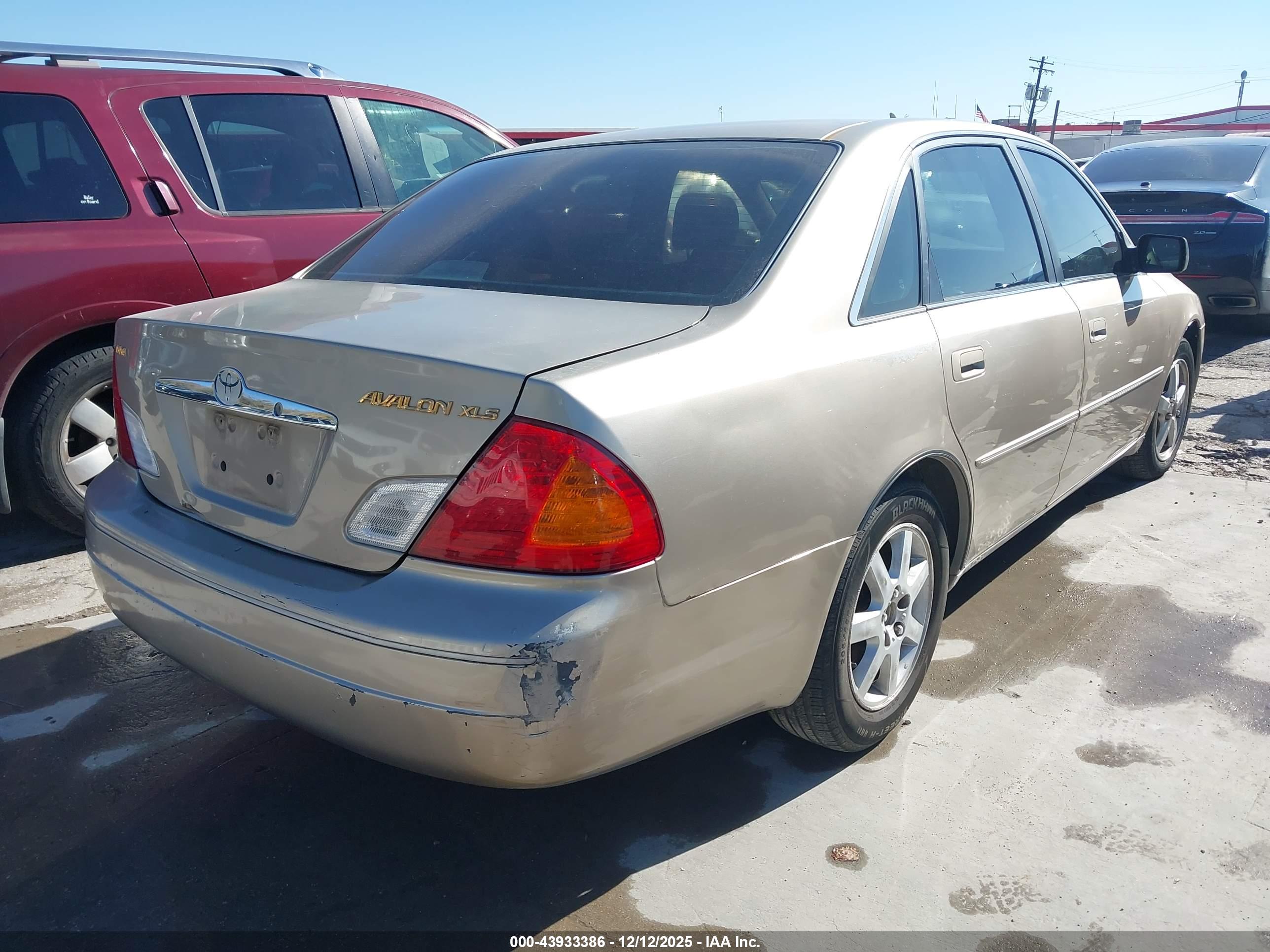 TOYOTA AVALON image 4