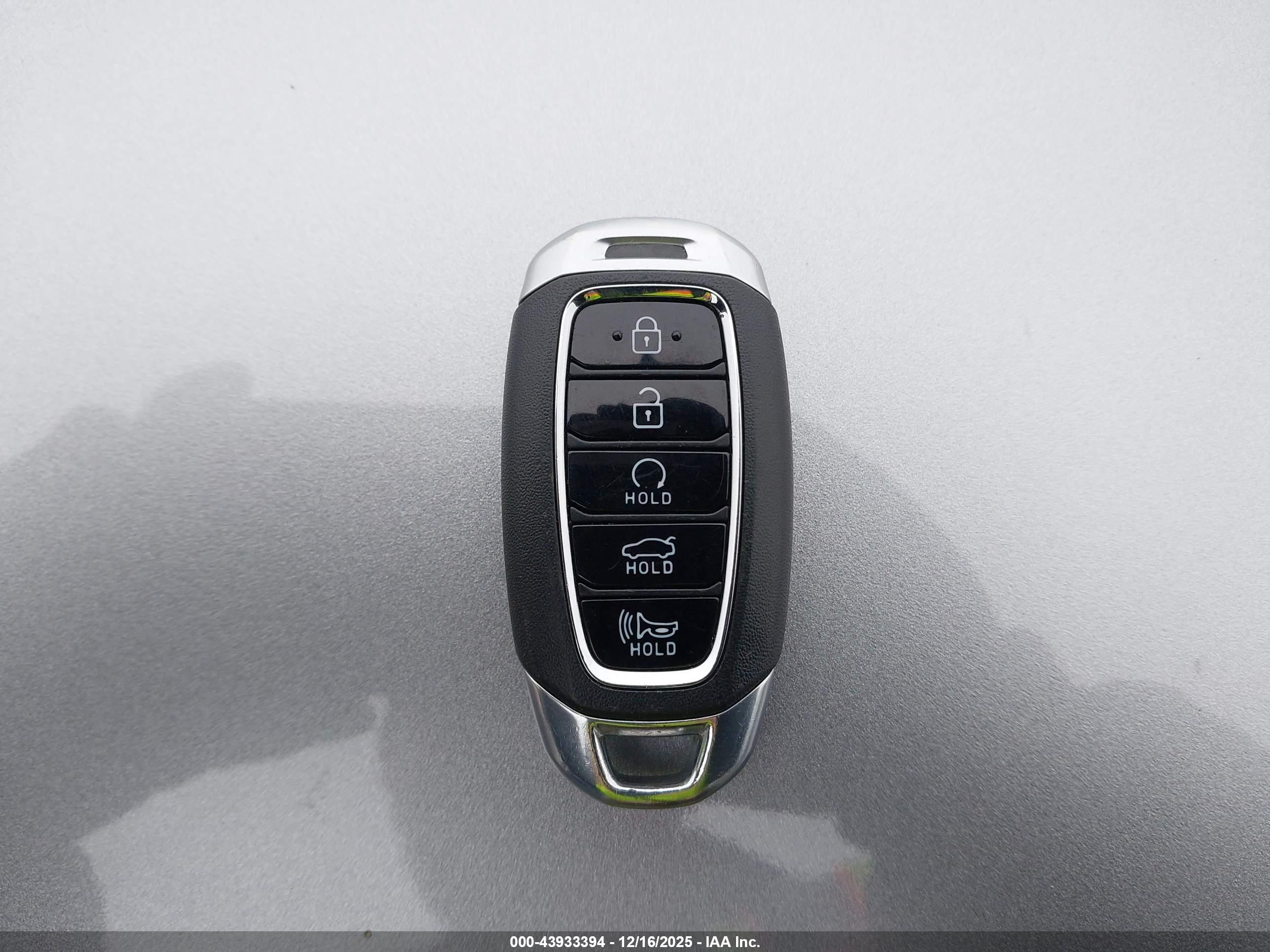 HYUNDAI ELANTRA image 11