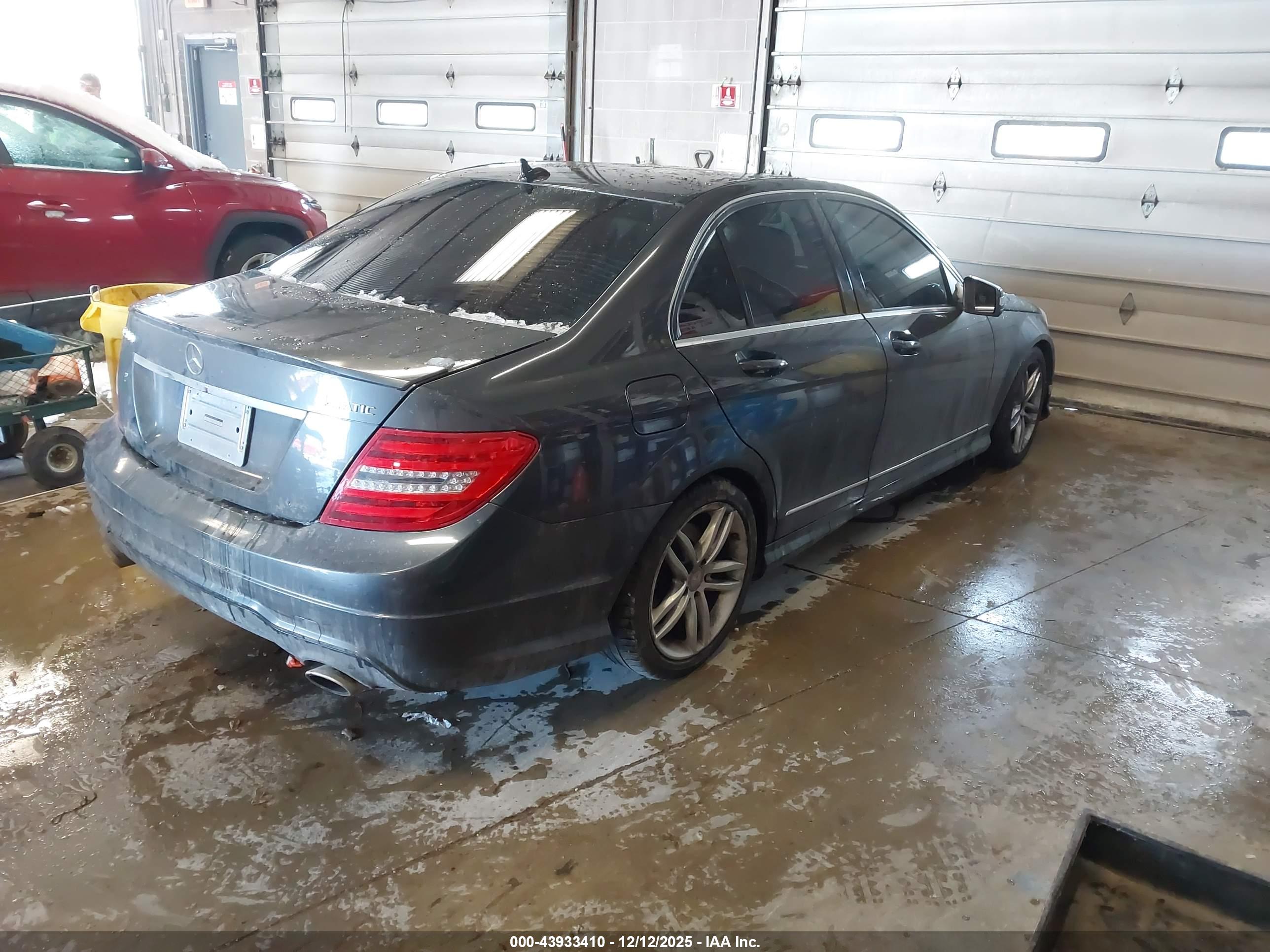 MERCEDES-BENZ C image 4