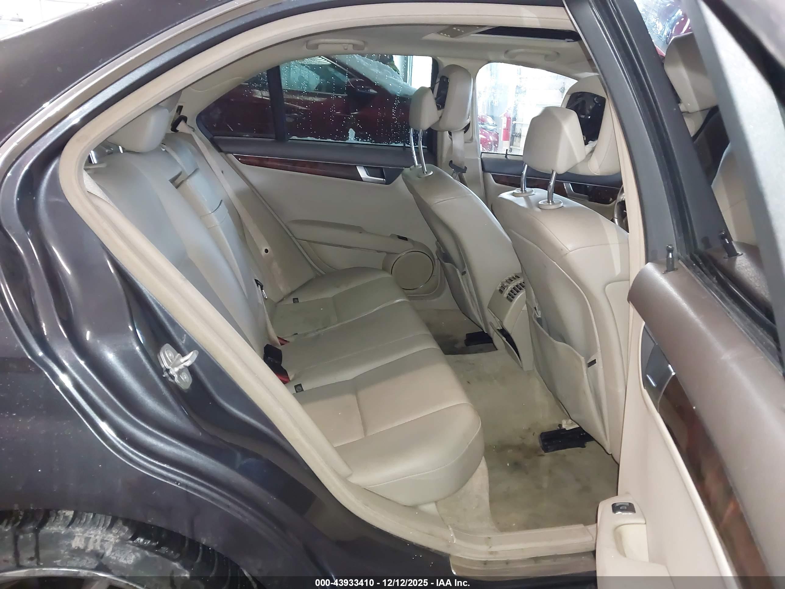 MERCEDES-BENZ C image 8