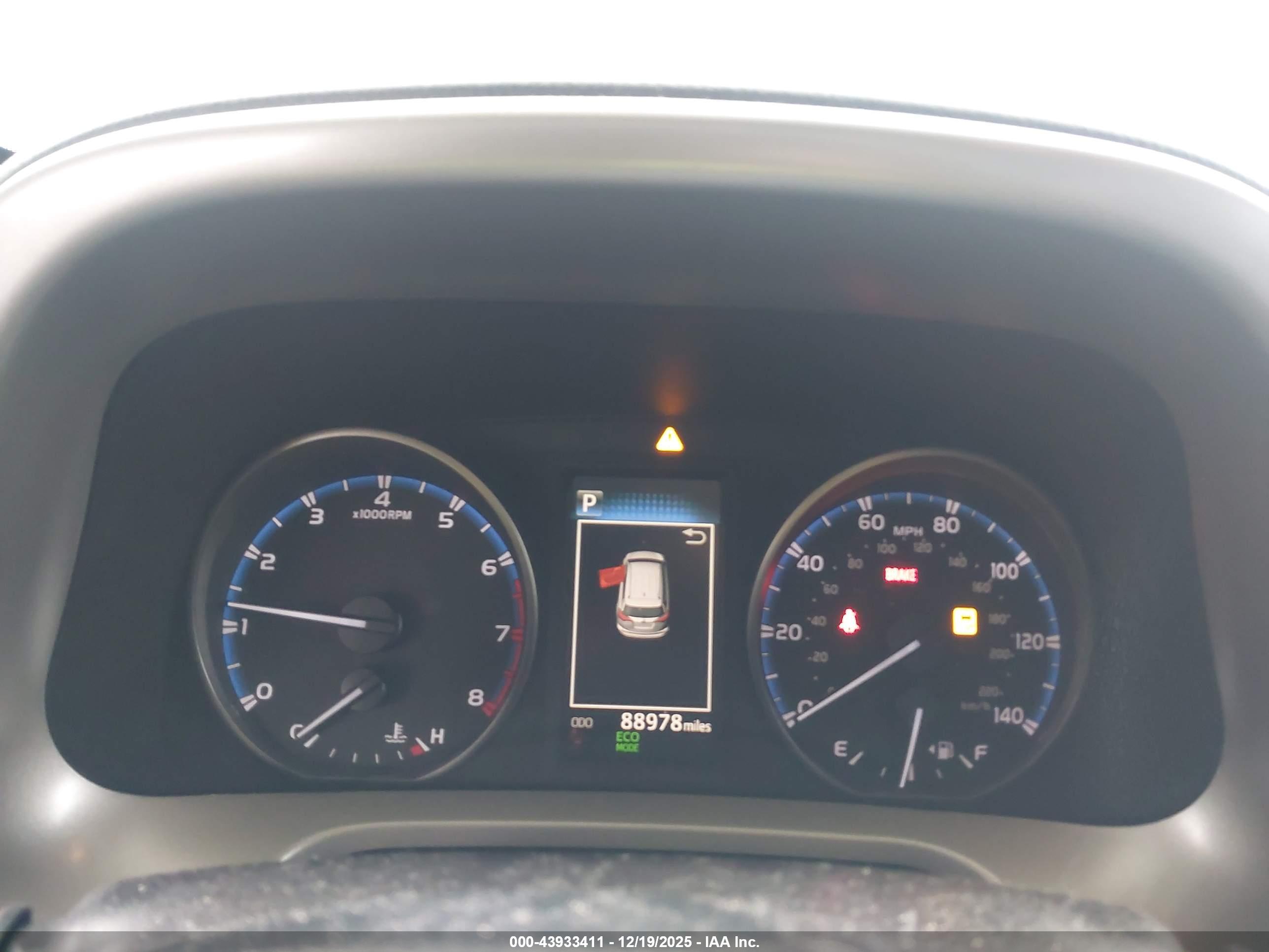 TOYOTA RAV4 image 7