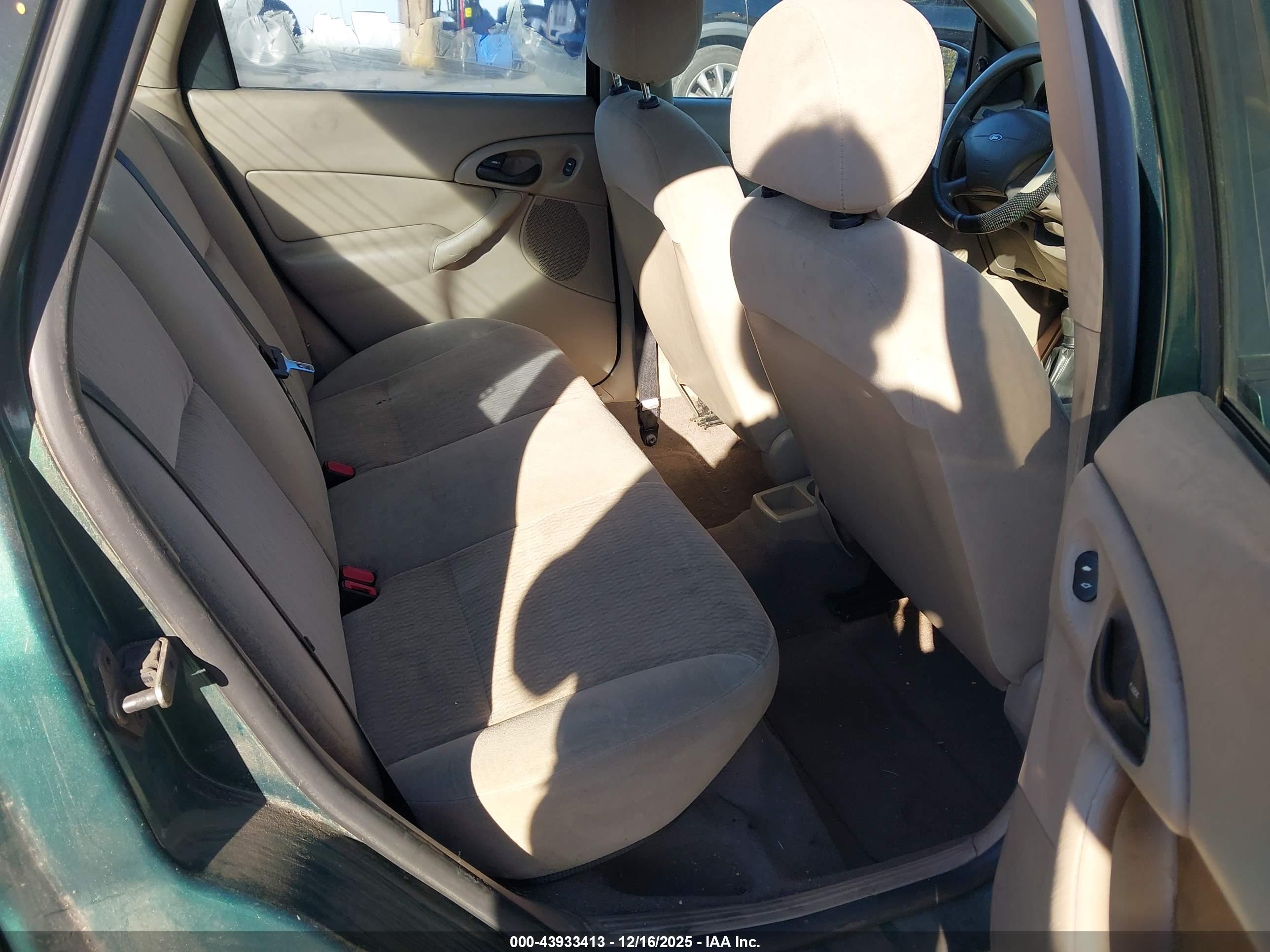 FORD FOCUS image 8