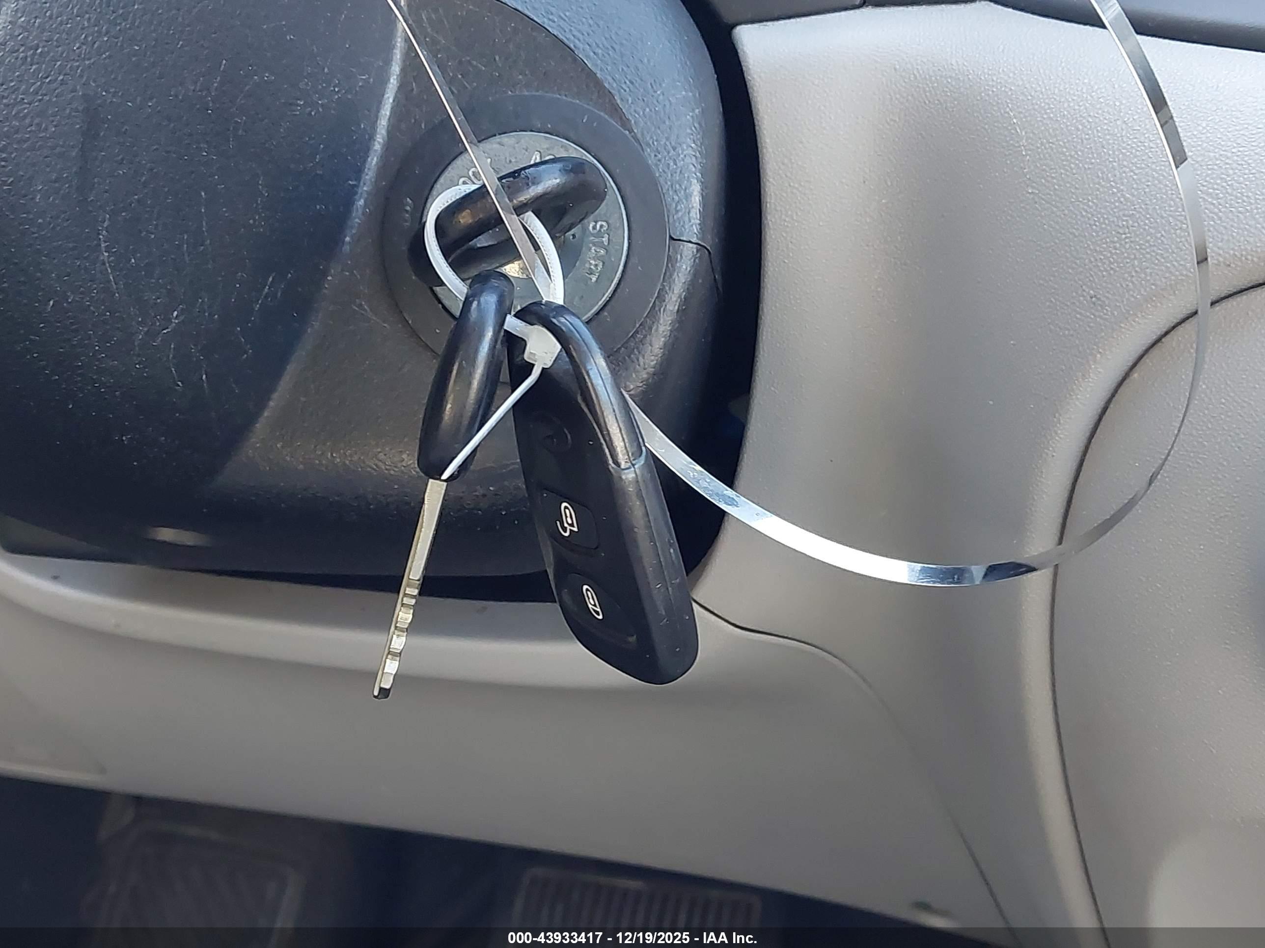 HYUNDAI ACCENT image 11