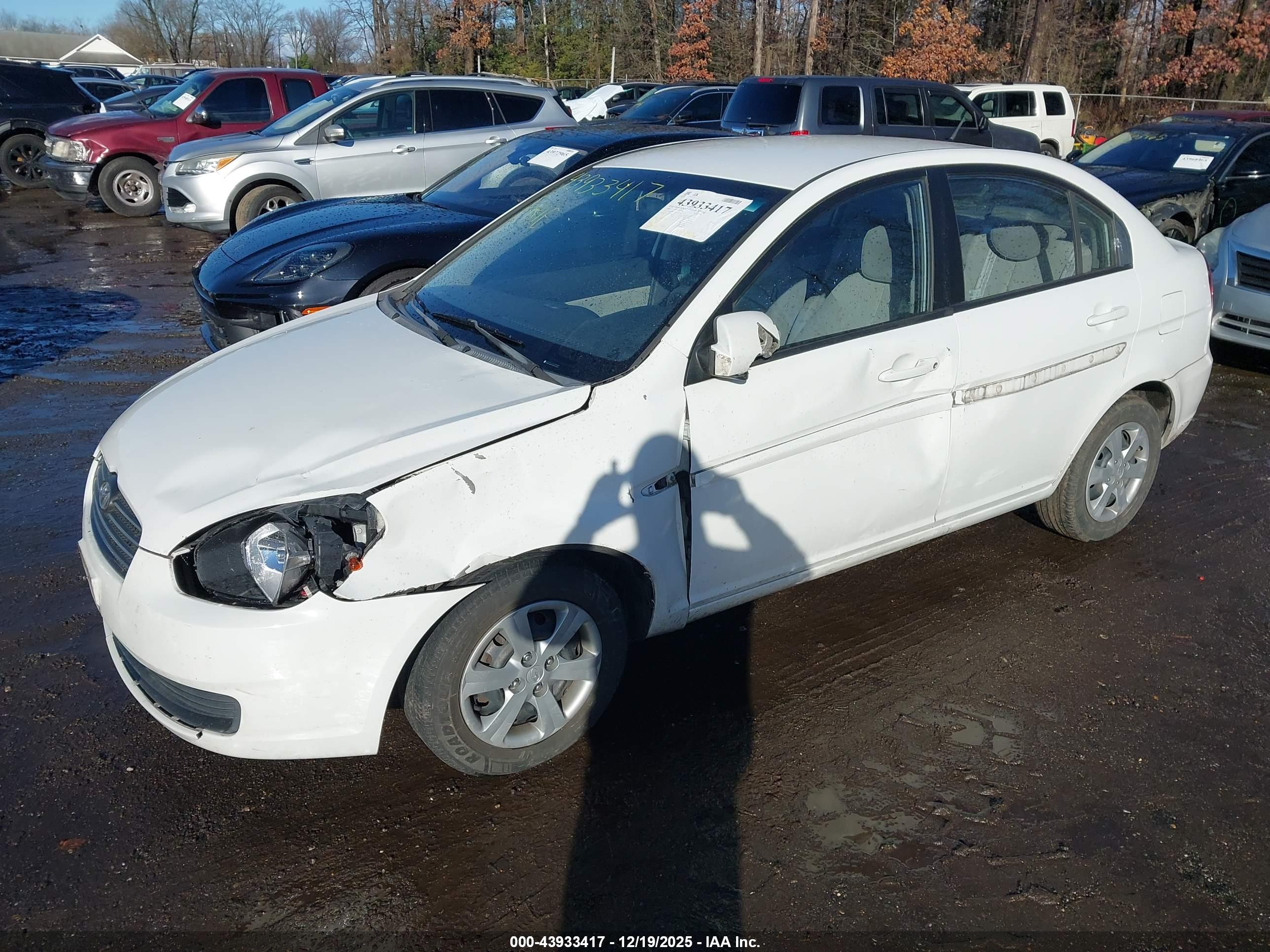 HYUNDAI ACCENT image 2